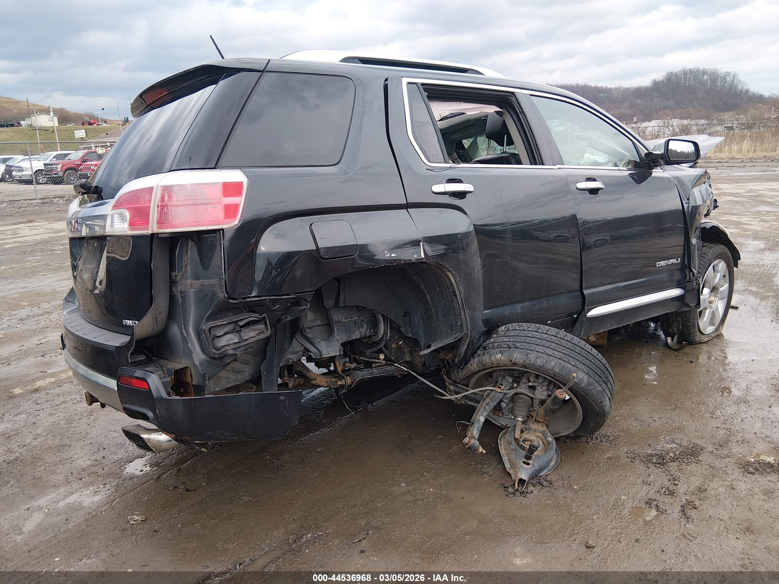 GMC TERRAIN image 4