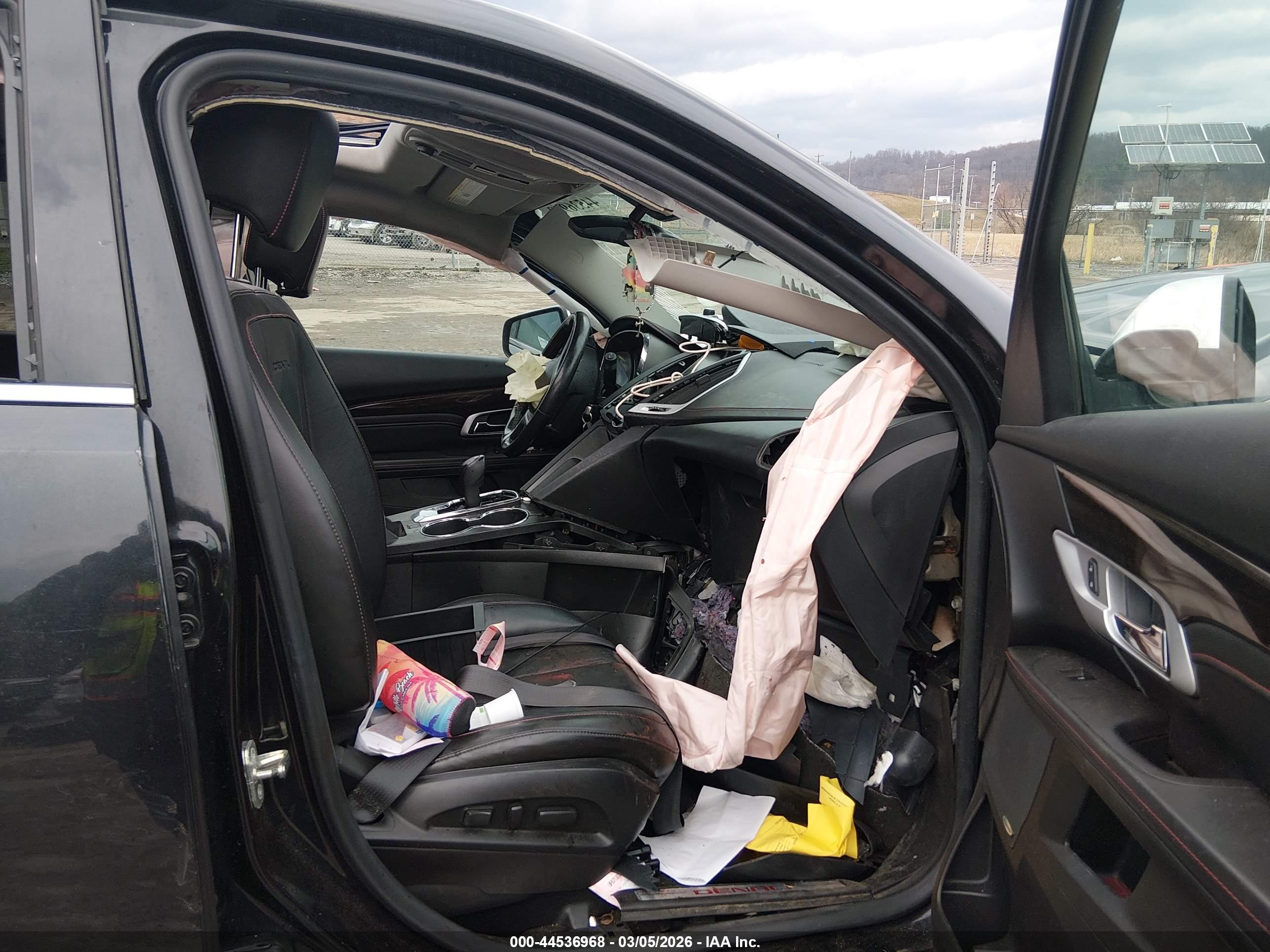 GMC TERRAIN image 5