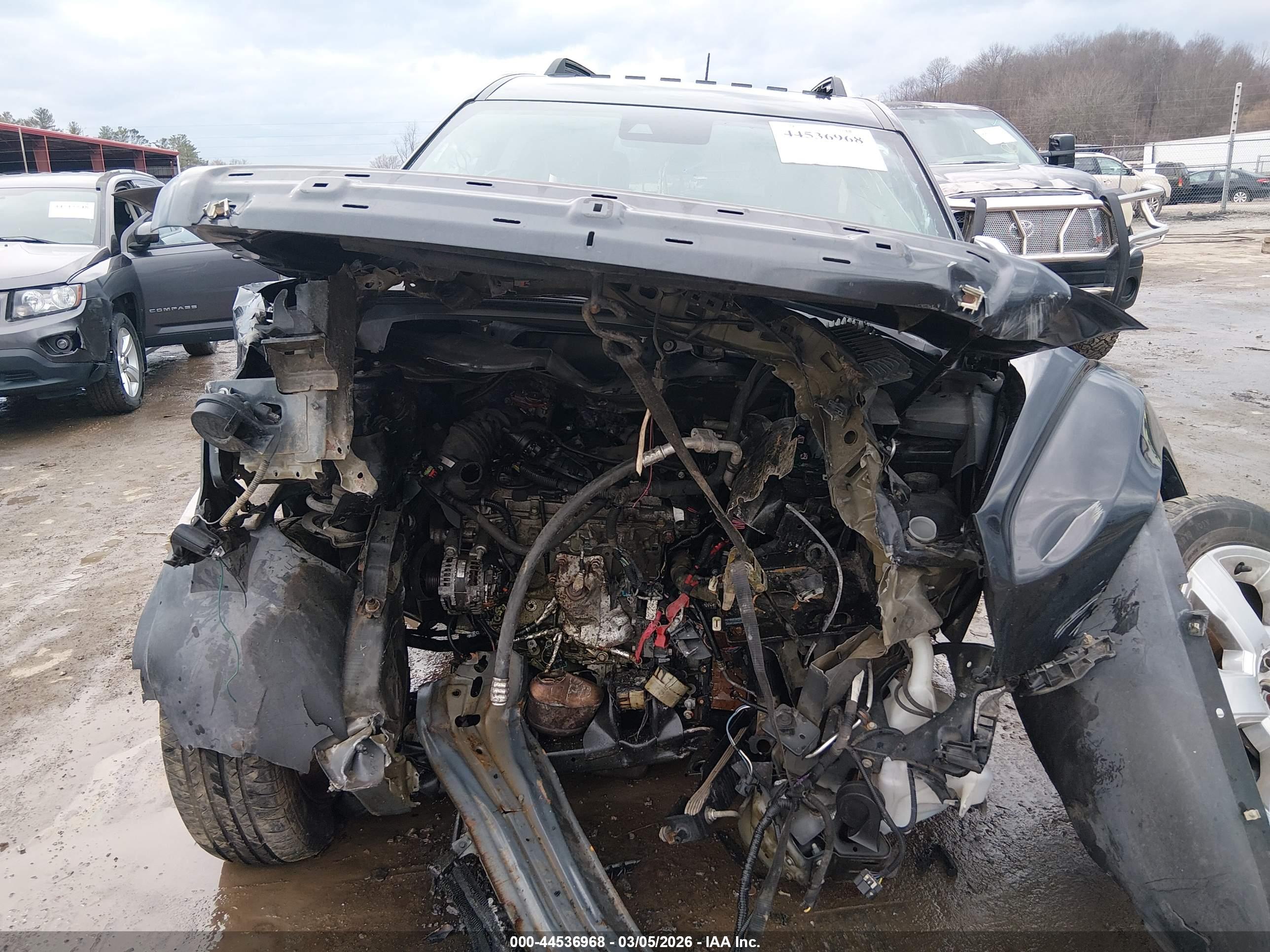GMC TERRAIN image 6