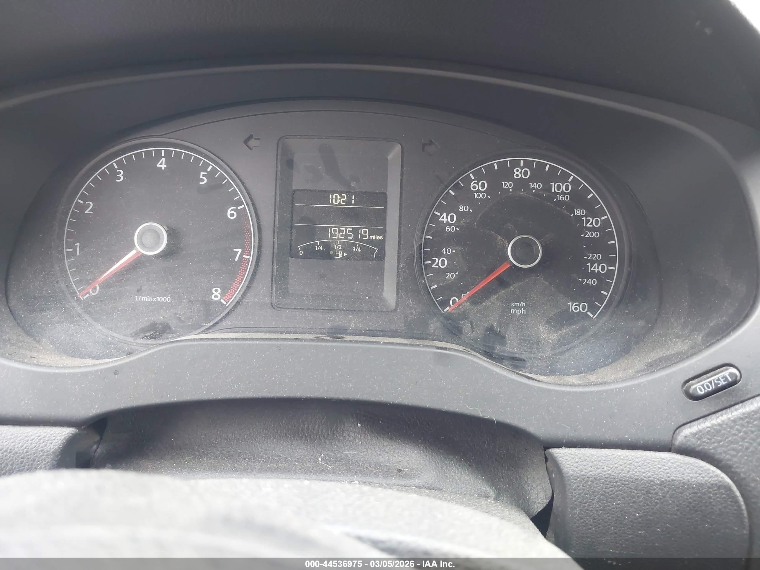 VOLKSWAGEN JETTA image 7