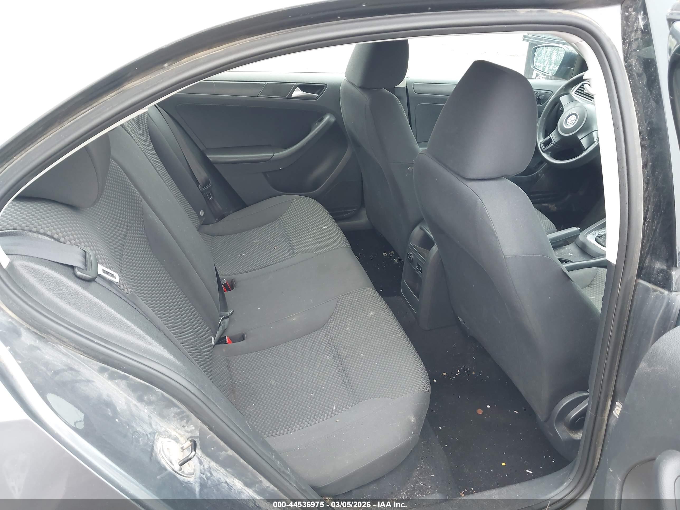 VOLKSWAGEN JETTA image 8