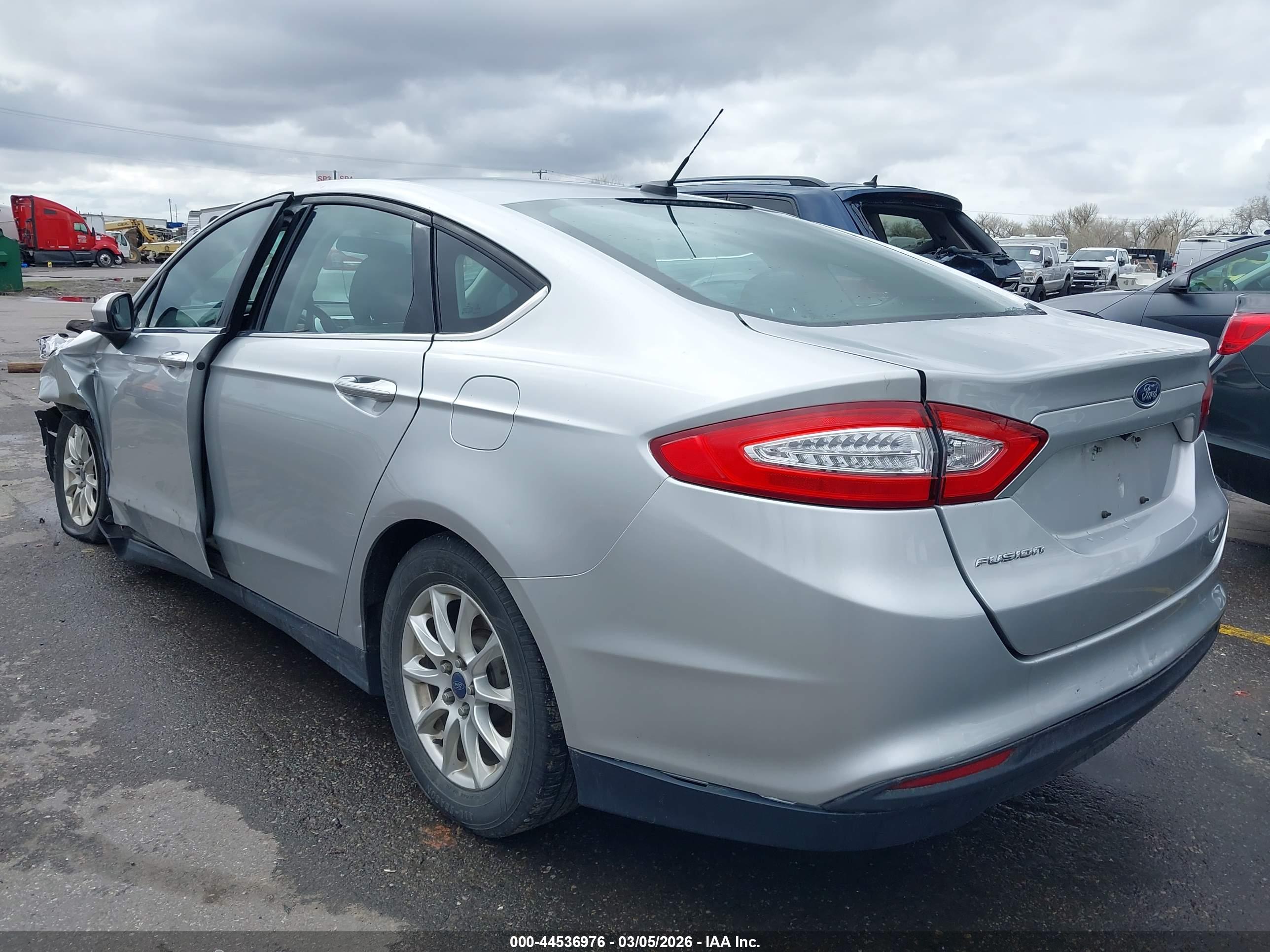 FORD FUSION image 3