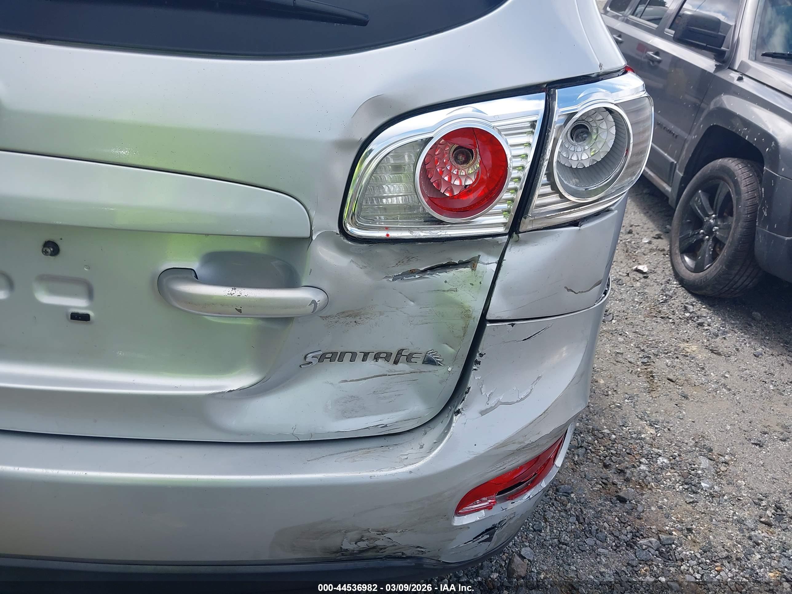 HYUNDAI SANTA image 6