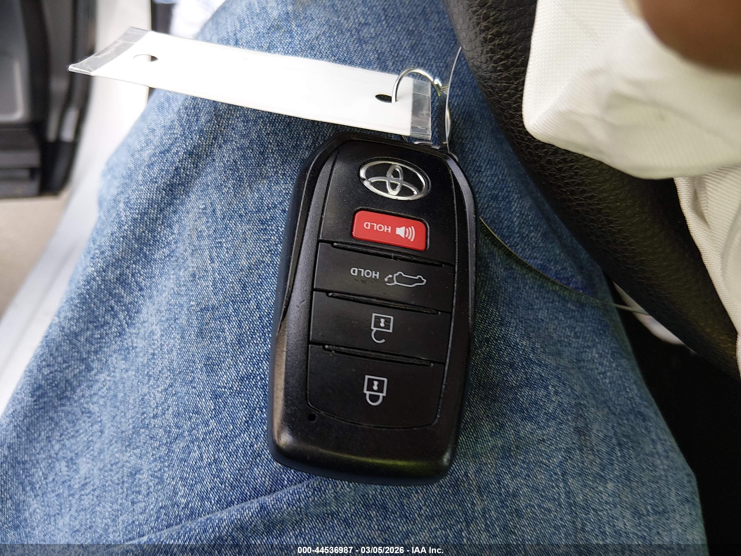 TOYOTA GRAND image 11