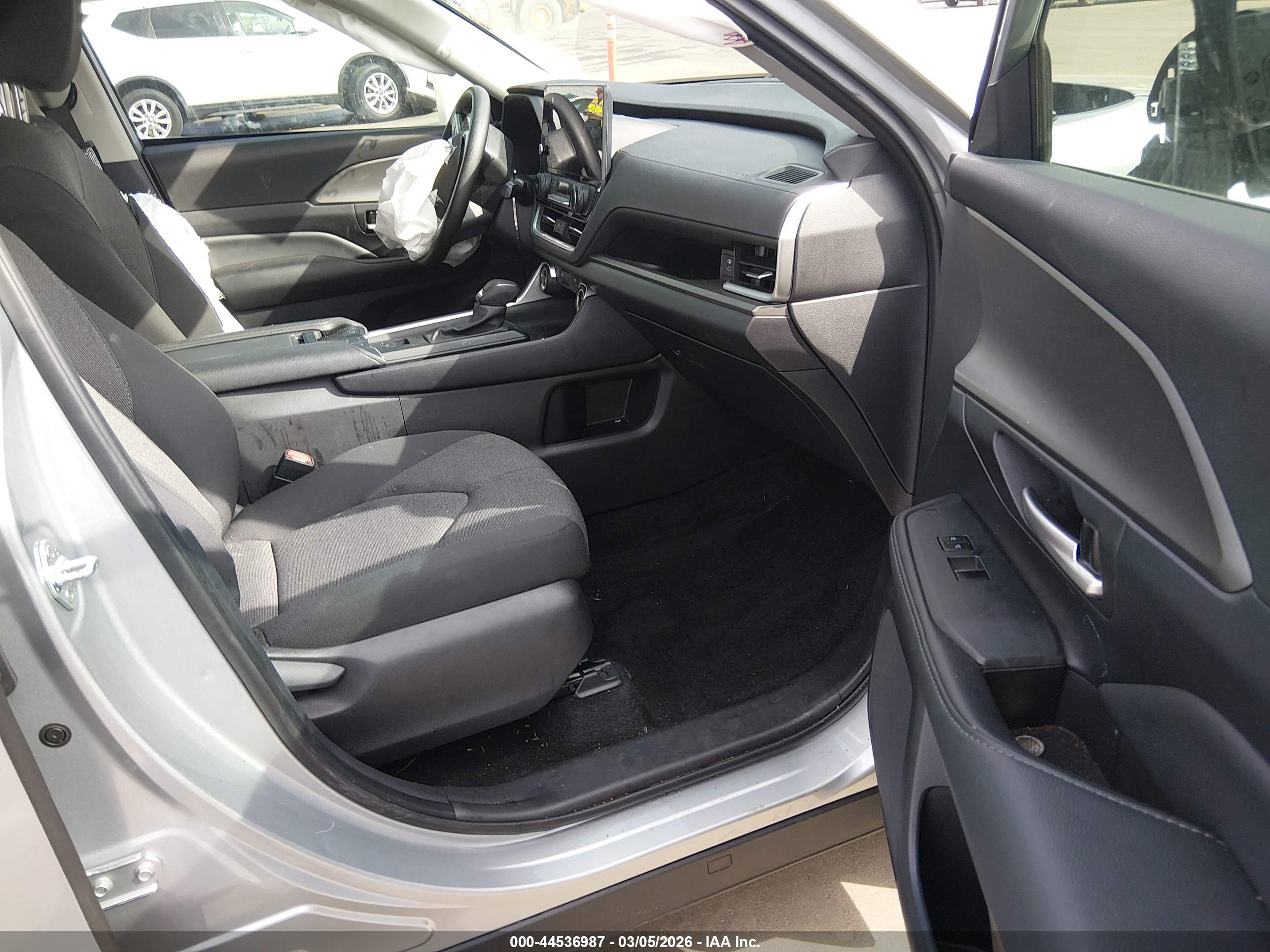 TOYOTA GRAND image 5