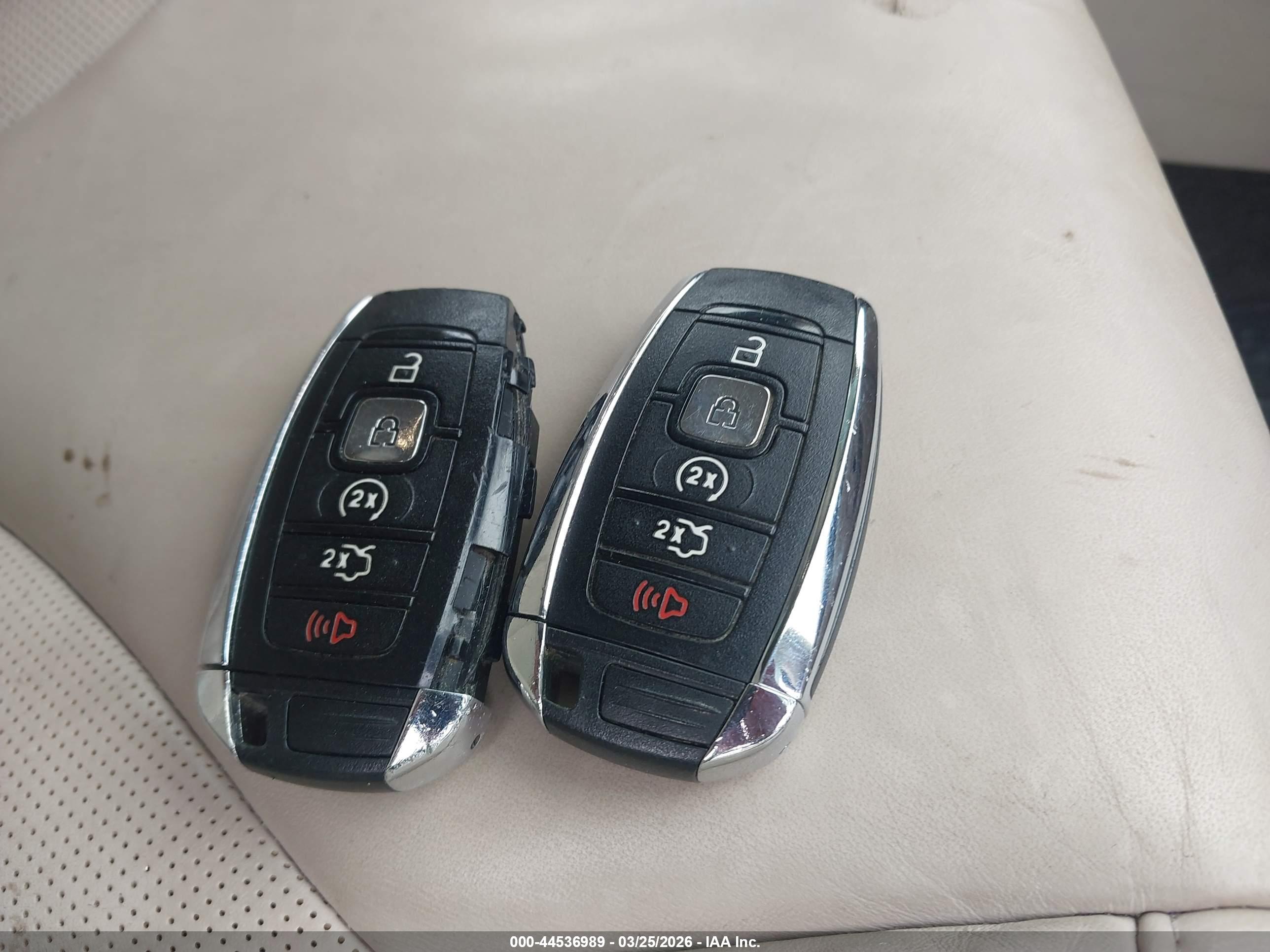 LINCOLN MKC image 11