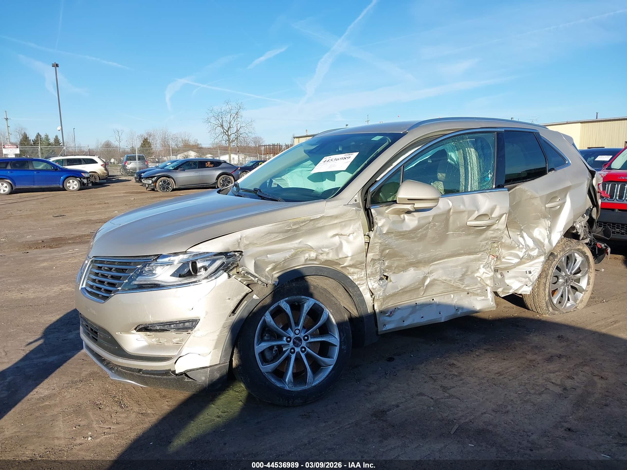 LINCOLN MKC image 6