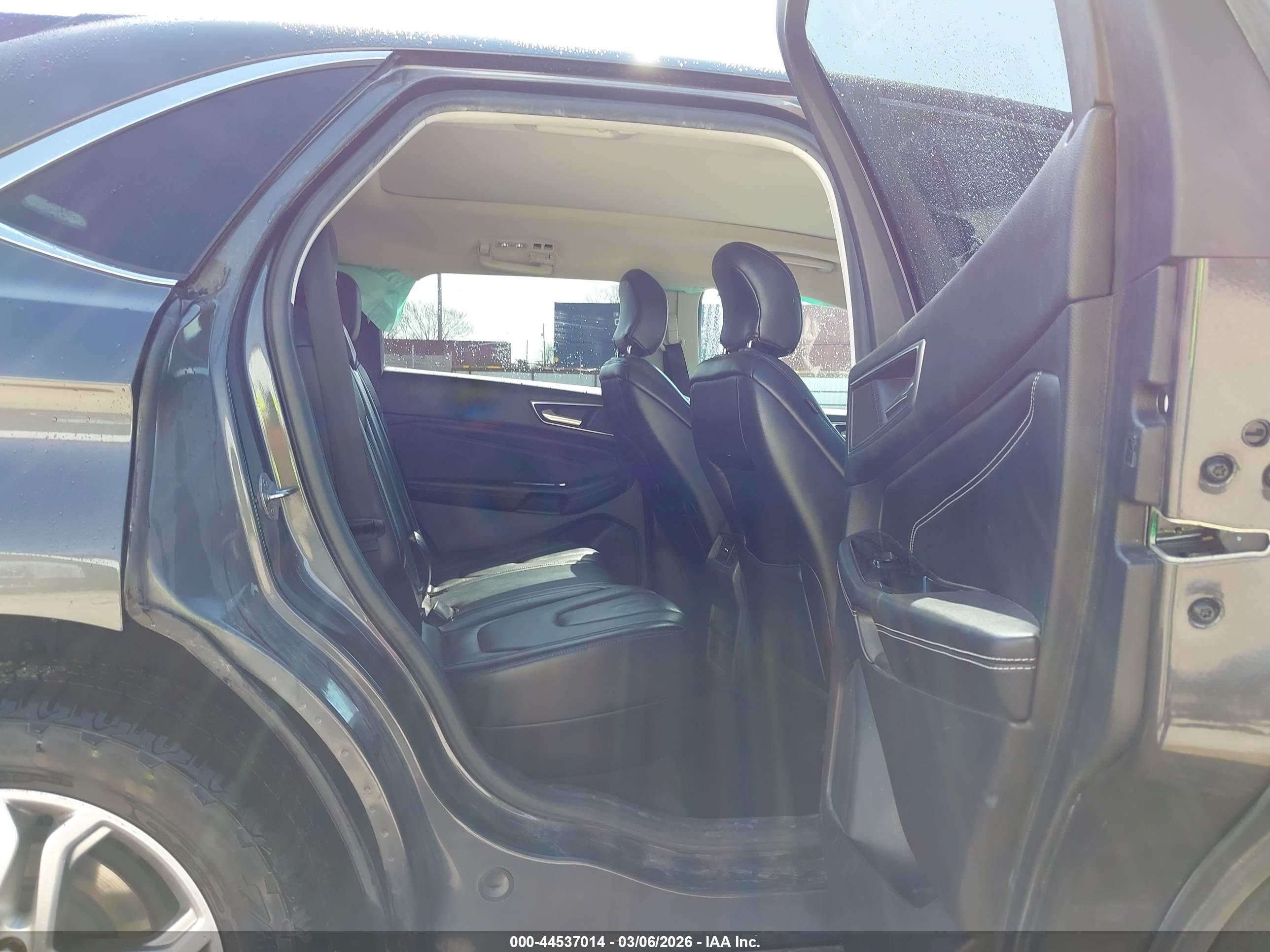 FORD EDGE image 8
