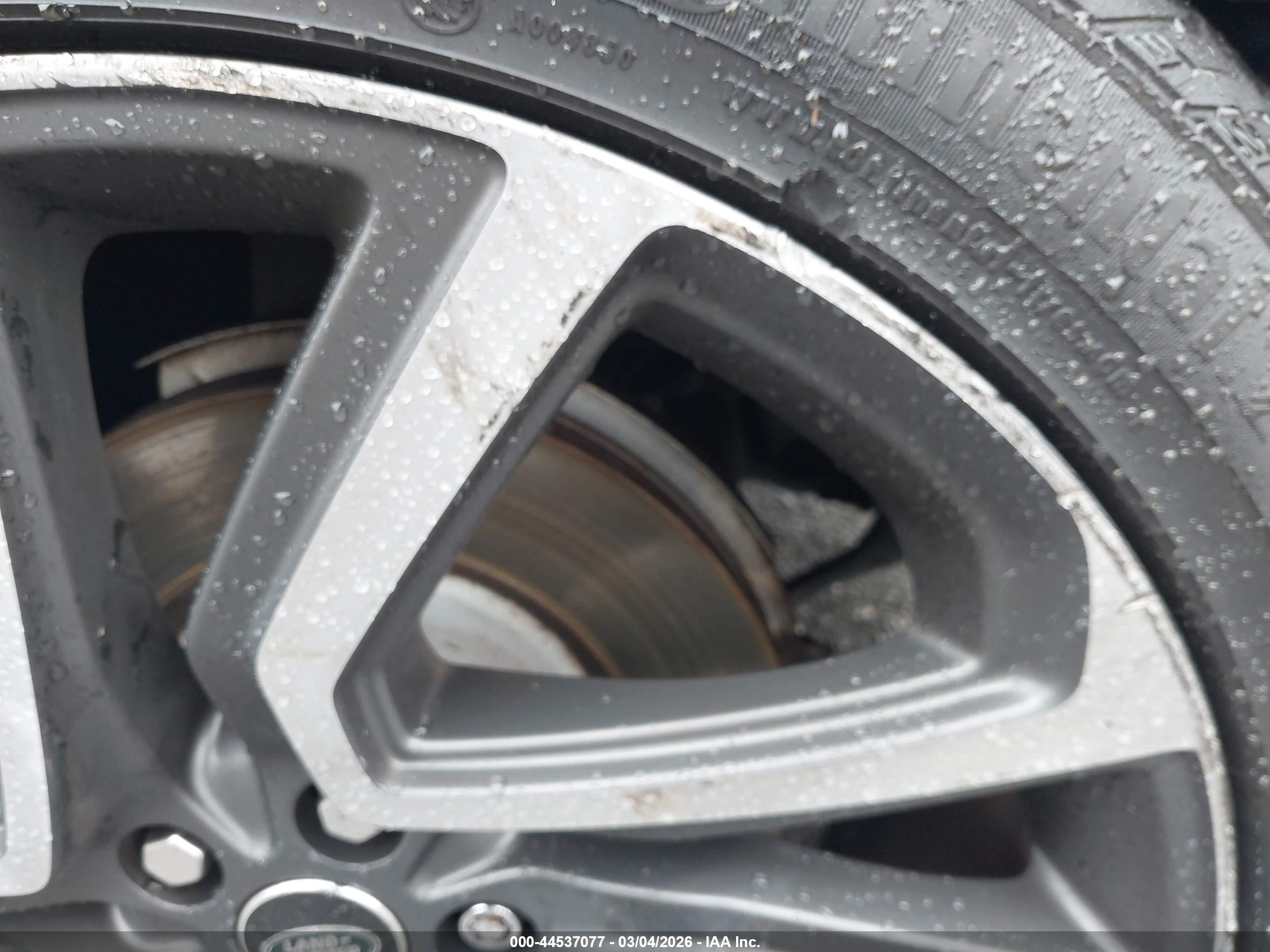LAND ROVER image 6