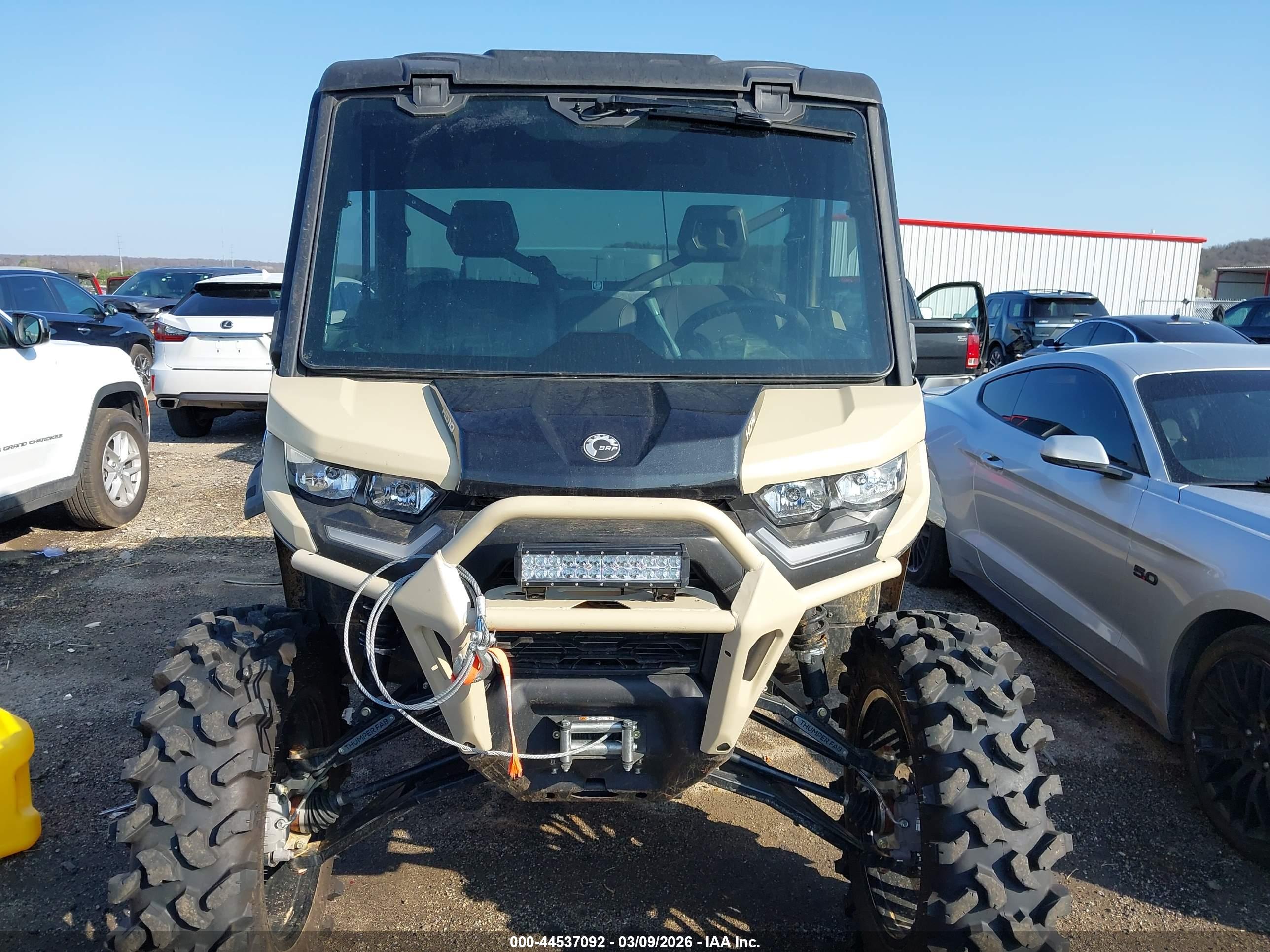 CAN-AM DEFENDER image 5