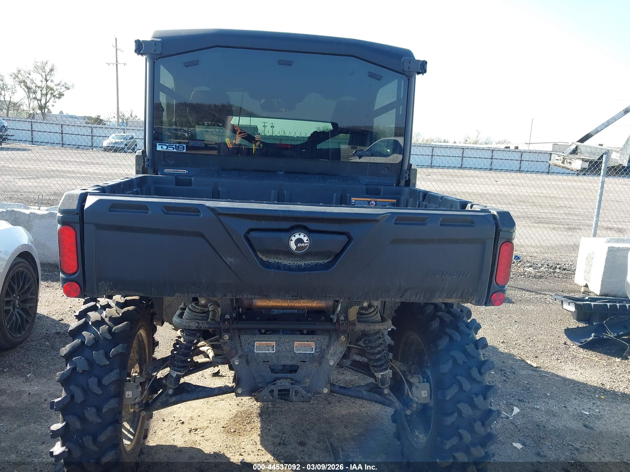 CAN-AM DEFENDER image 6