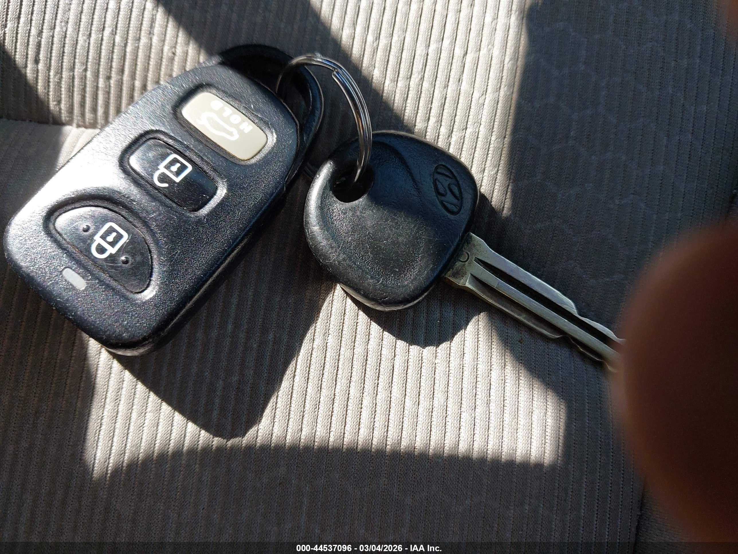 HYUNDAI ELANTRA image 11