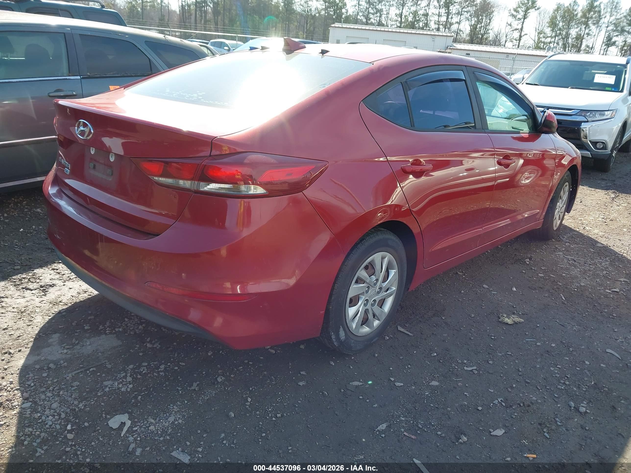 HYUNDAI ELANTRA image 4