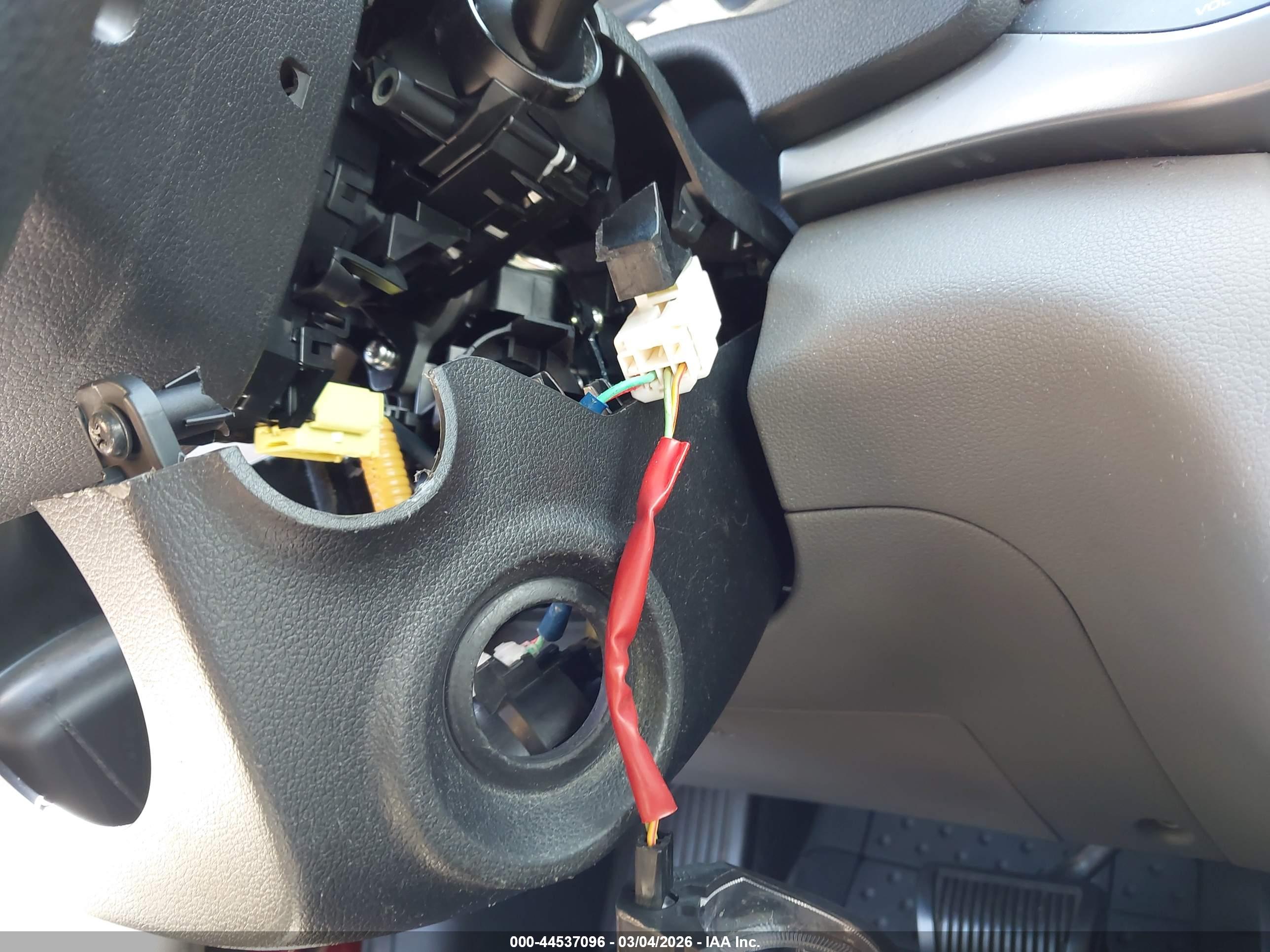 HYUNDAI ELANTRA image 6