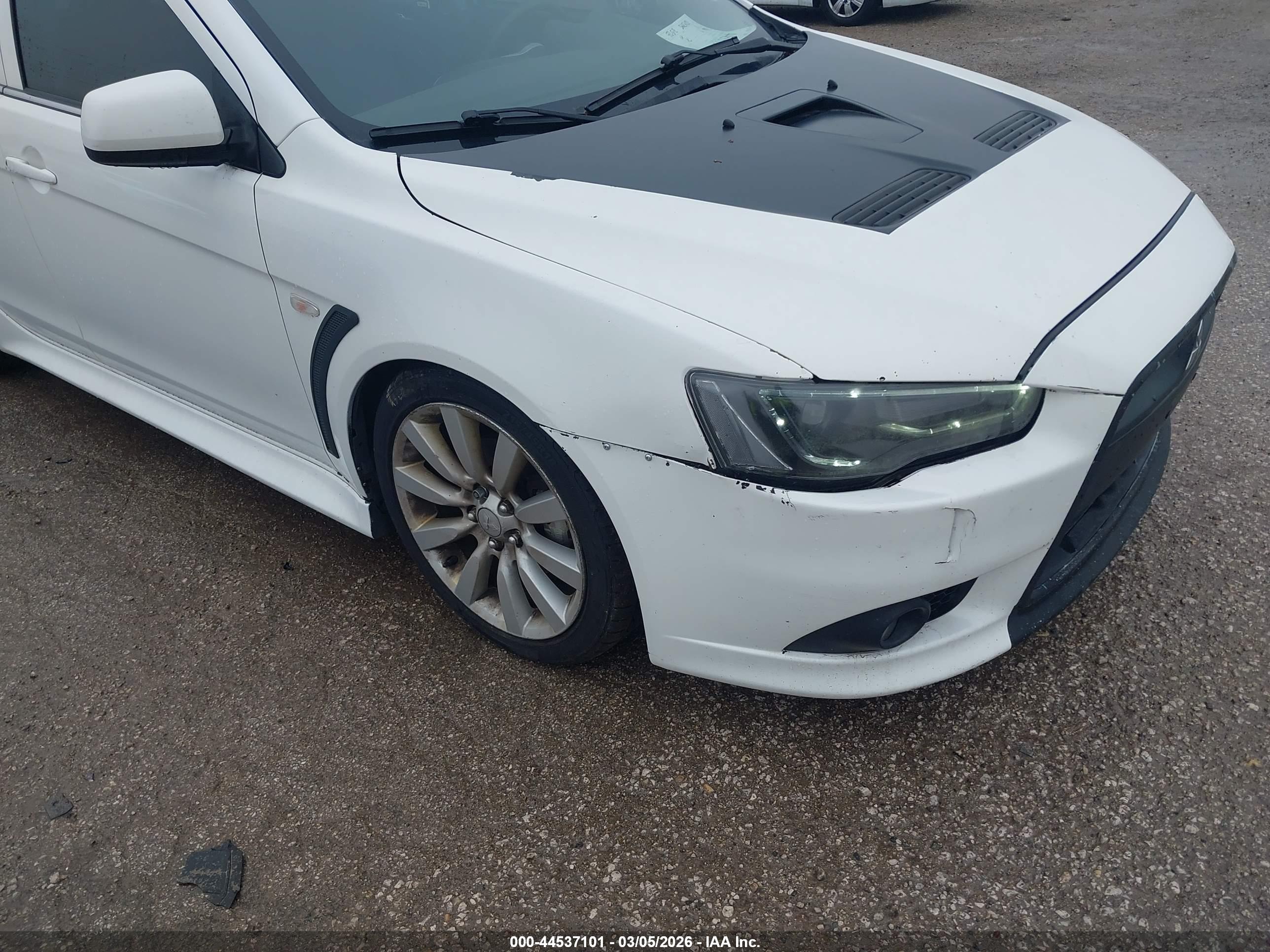 MITSUBISHI LANCER image 6