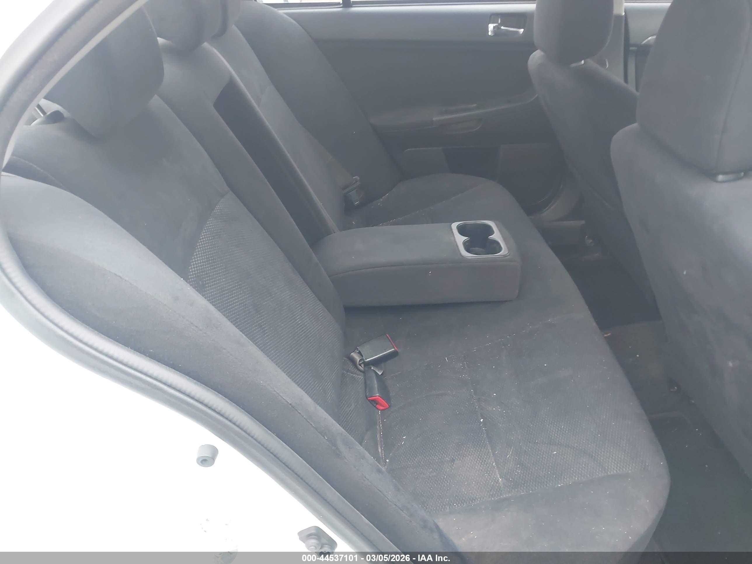 MITSUBISHI LANCER image 8
