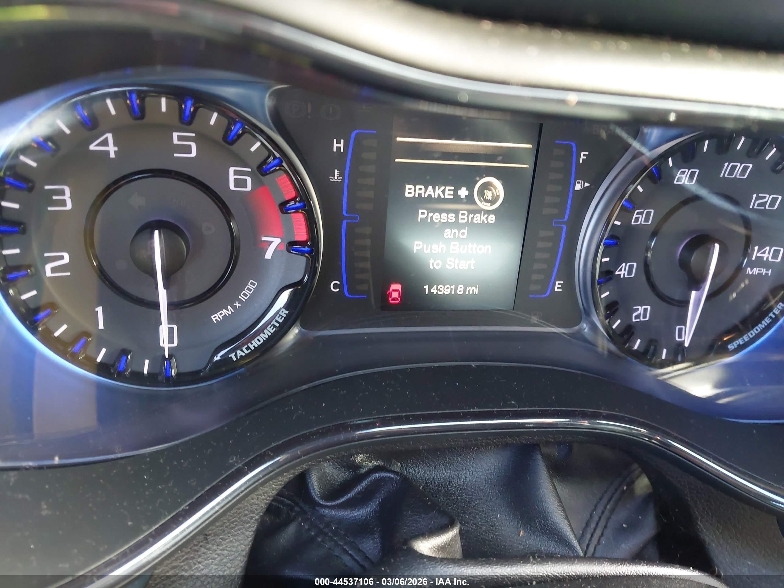 CHRYSLER 200 image 7