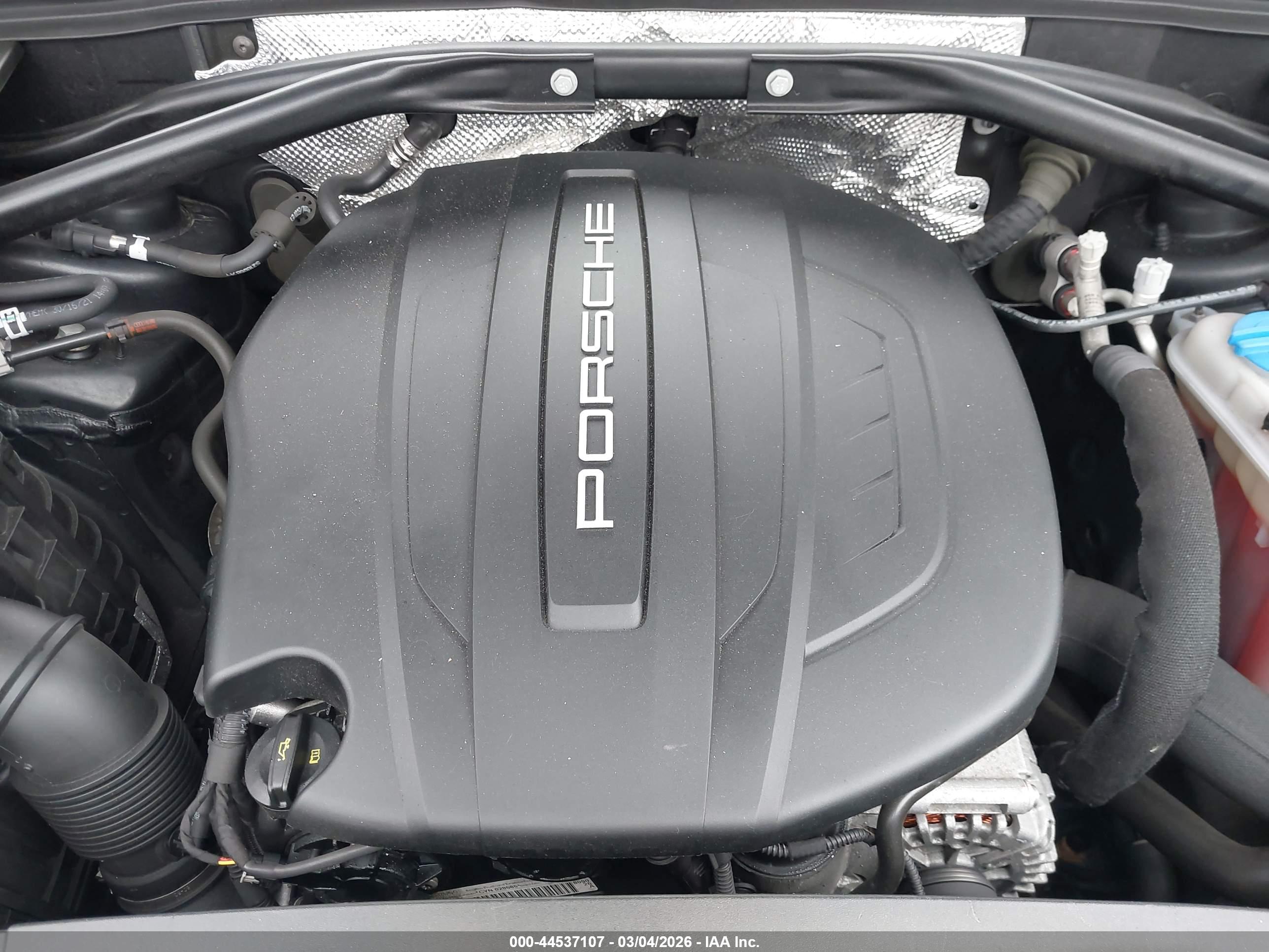 PORSCHE MACAN image 10