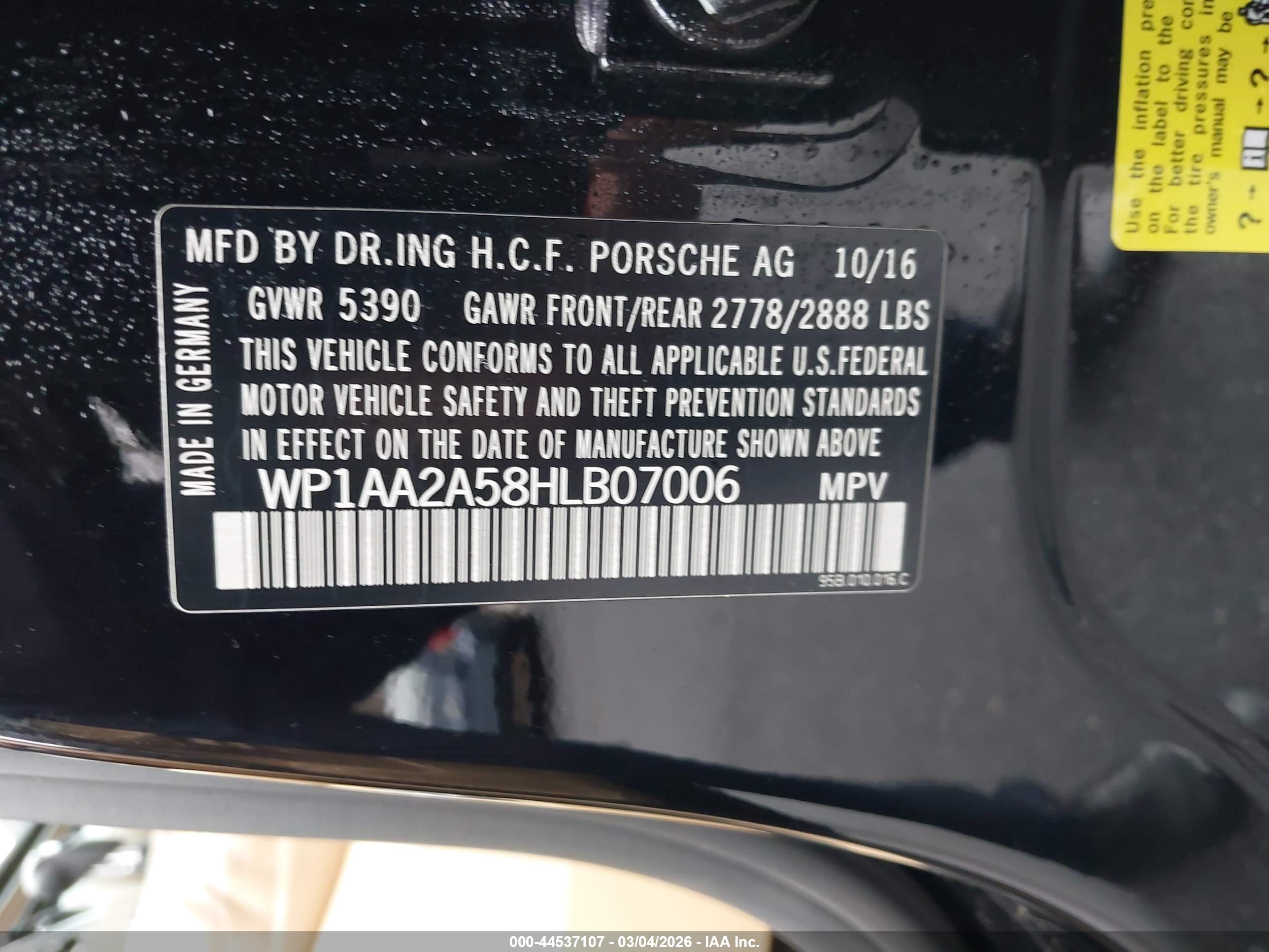 PORSCHE MACAN image 9