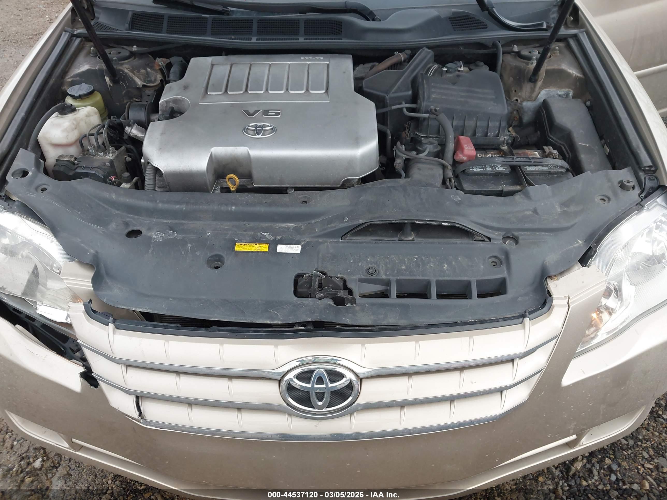 TOYOTA AVALON image 10