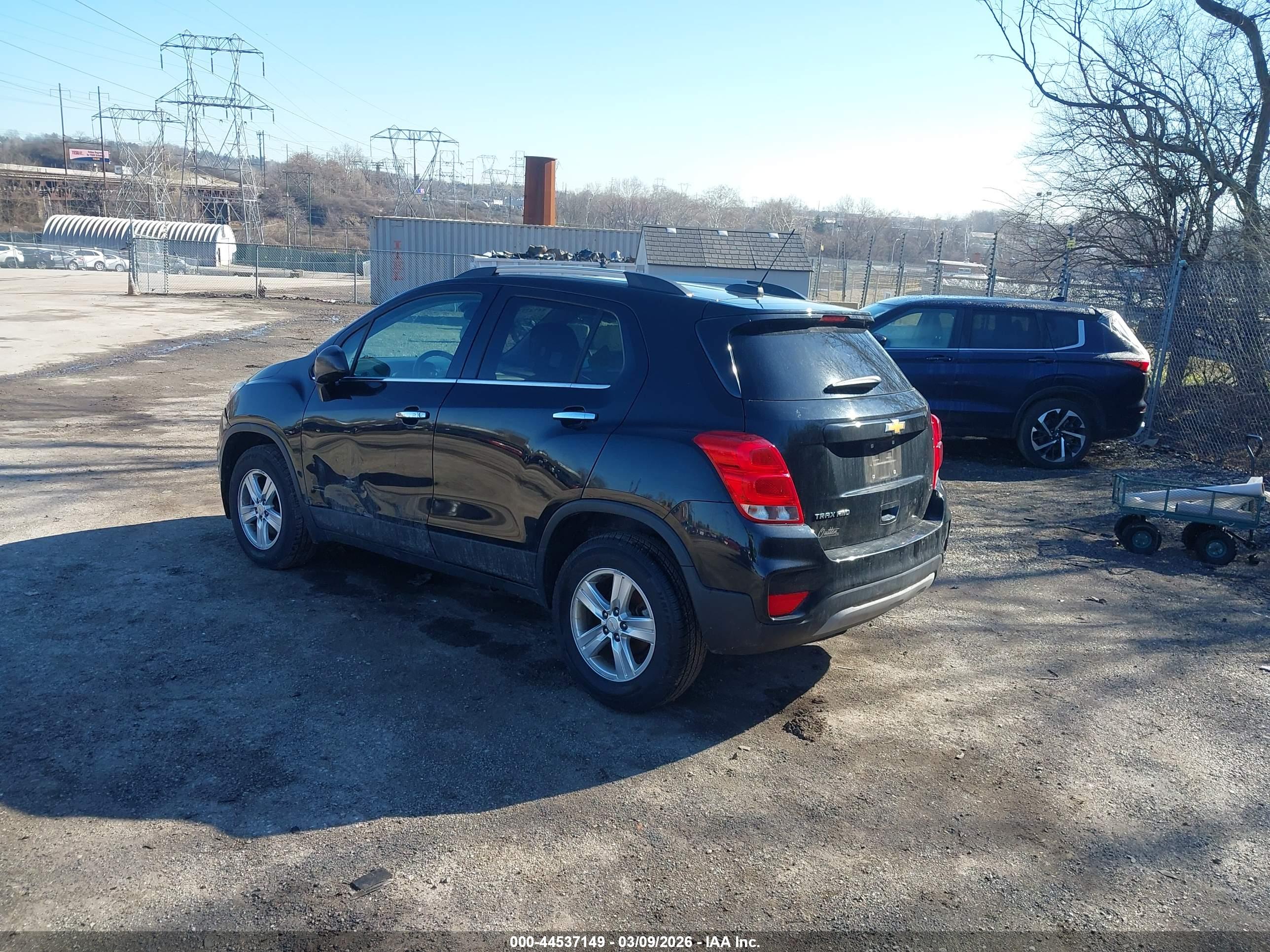 CHEVROLET TRAX image 3