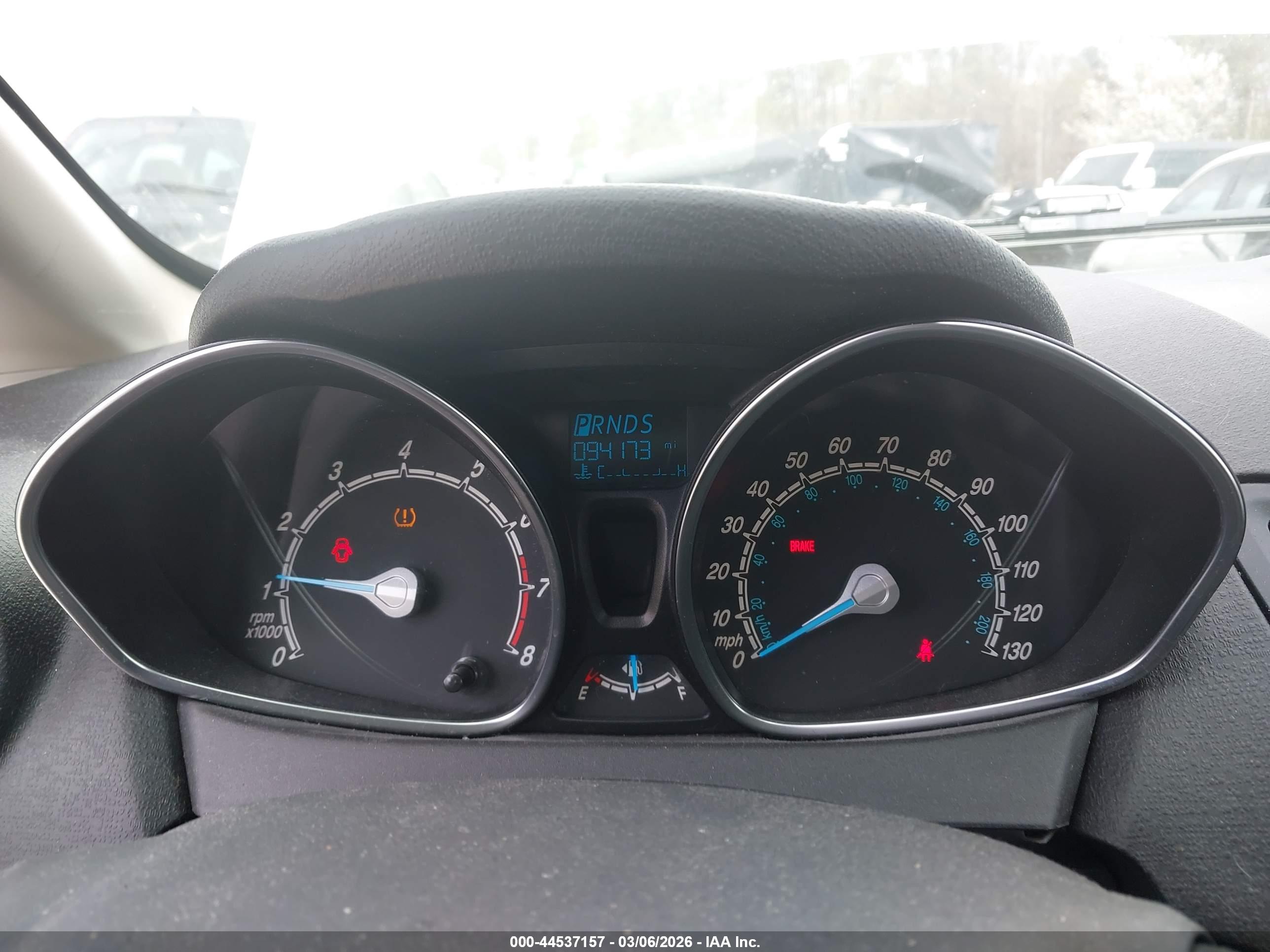FORD FIESTA image 7