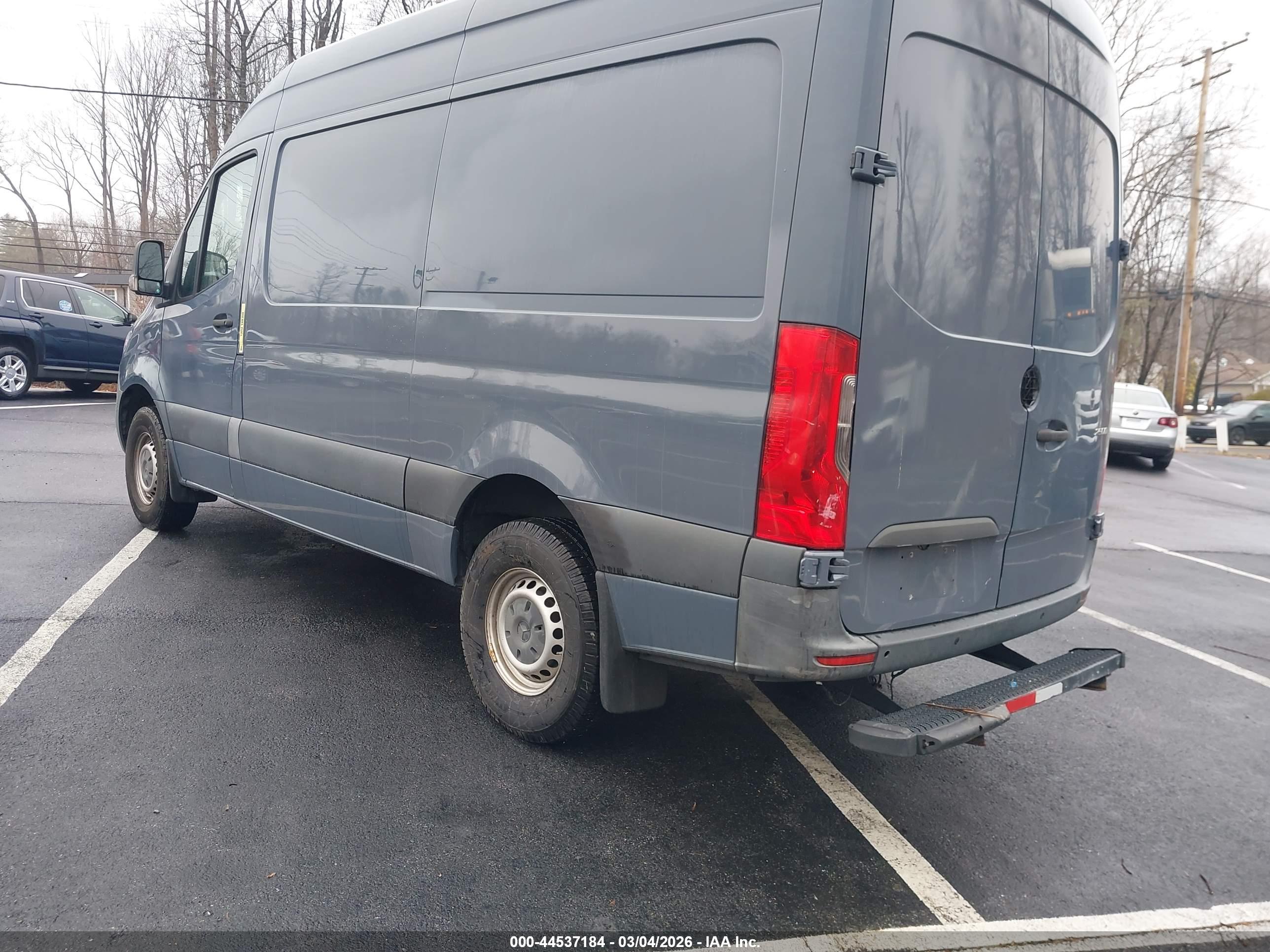MERCEDES-BENZ SPRINTER image 3
