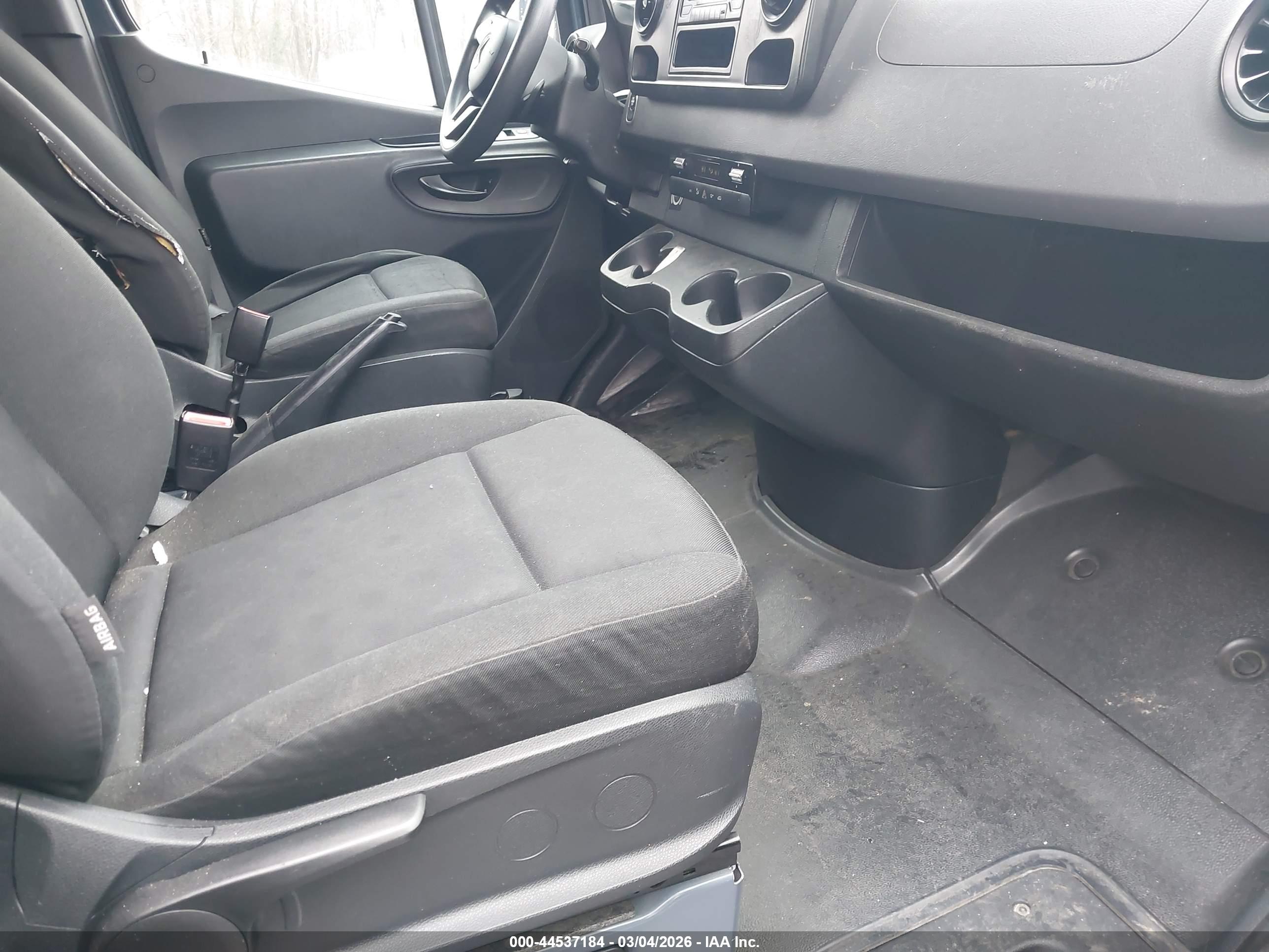 MERCEDES-BENZ SPRINTER image 5
