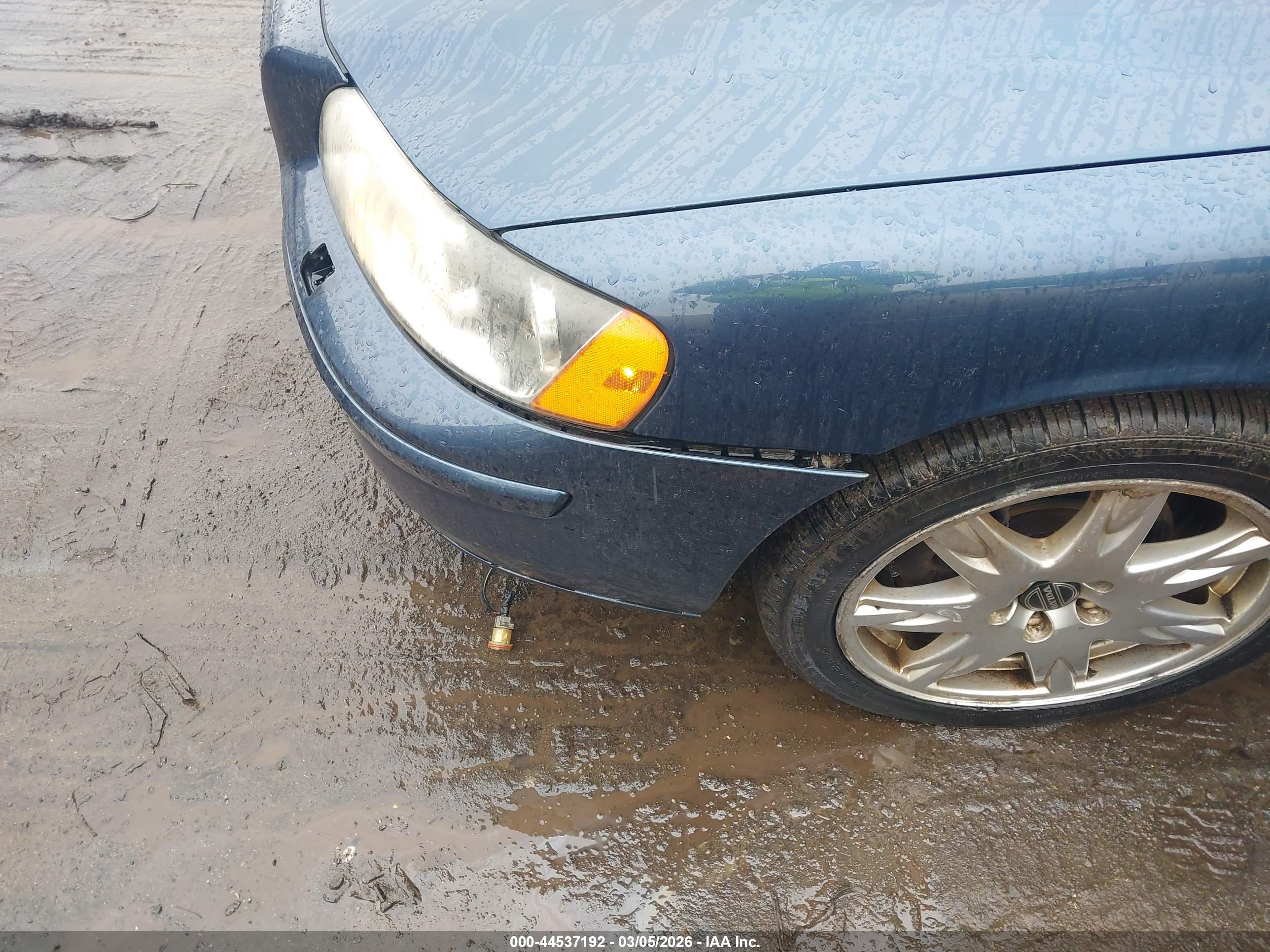 VOLVO S60 image 6