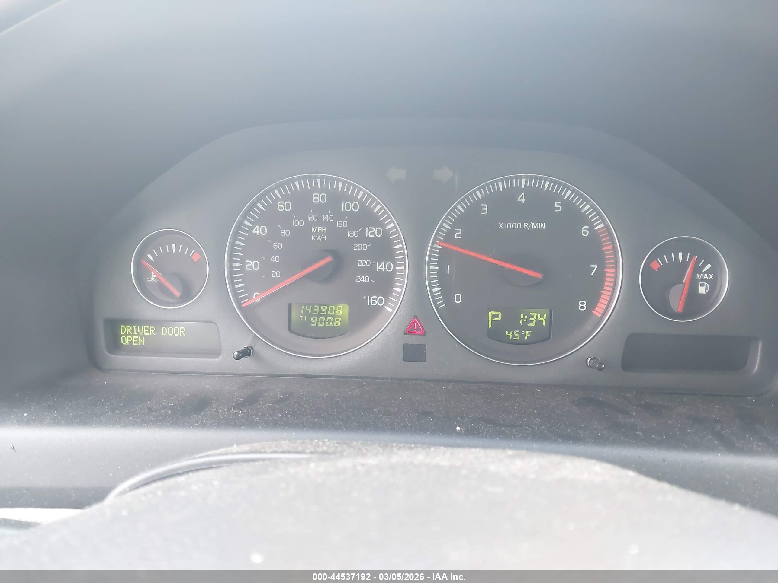 VOLVO S60 image 7