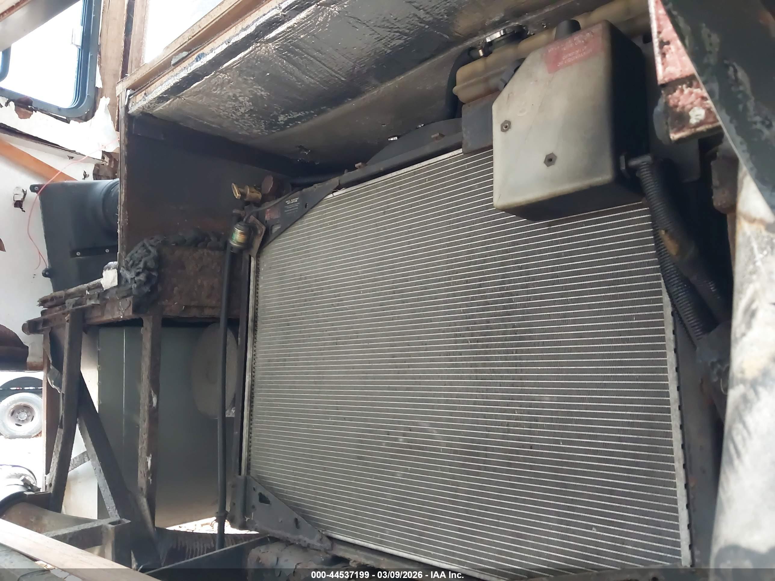 FREIGHTLINER CHASSIS image 10