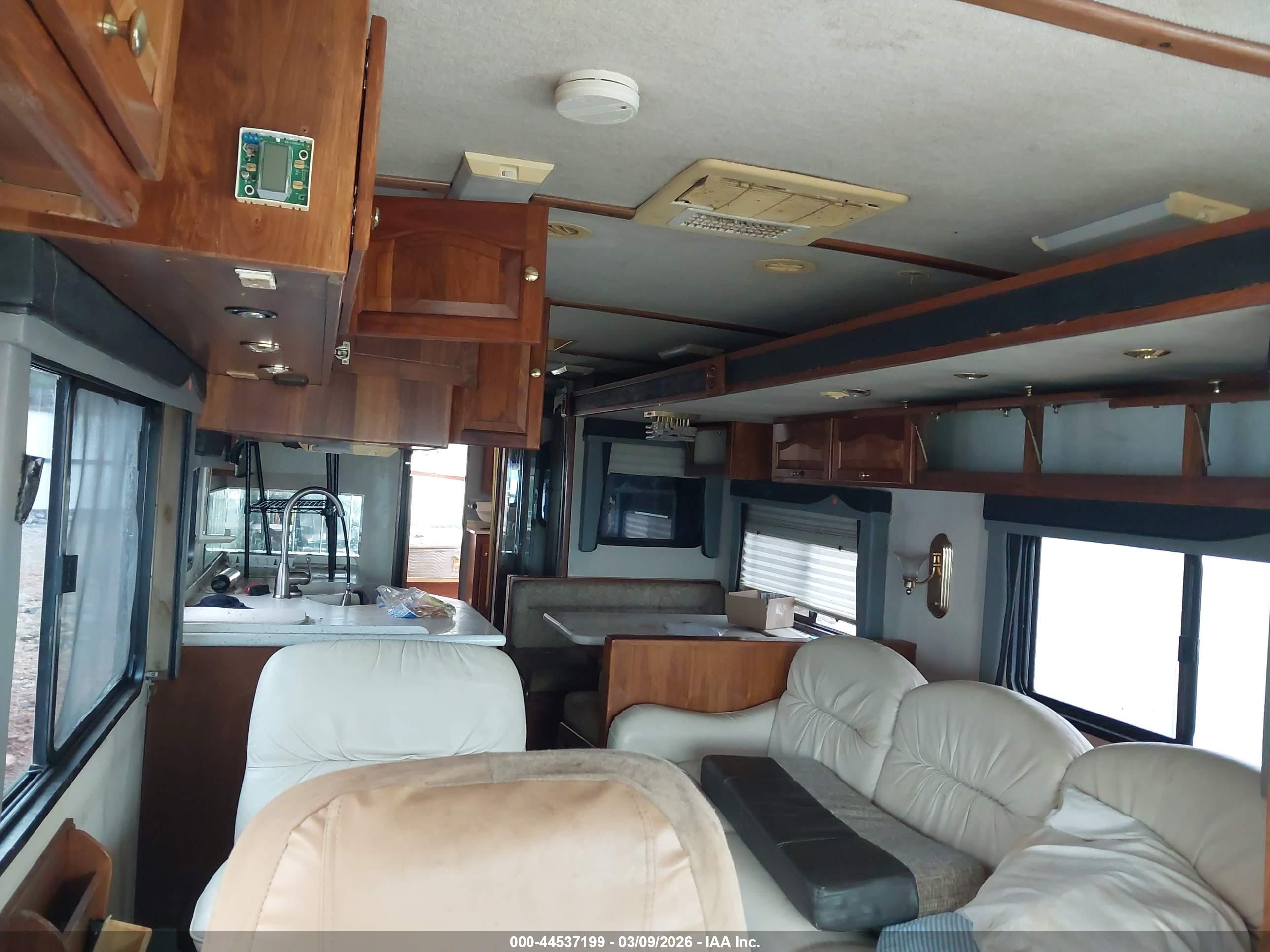 FREIGHTLINER CHASSIS image 8