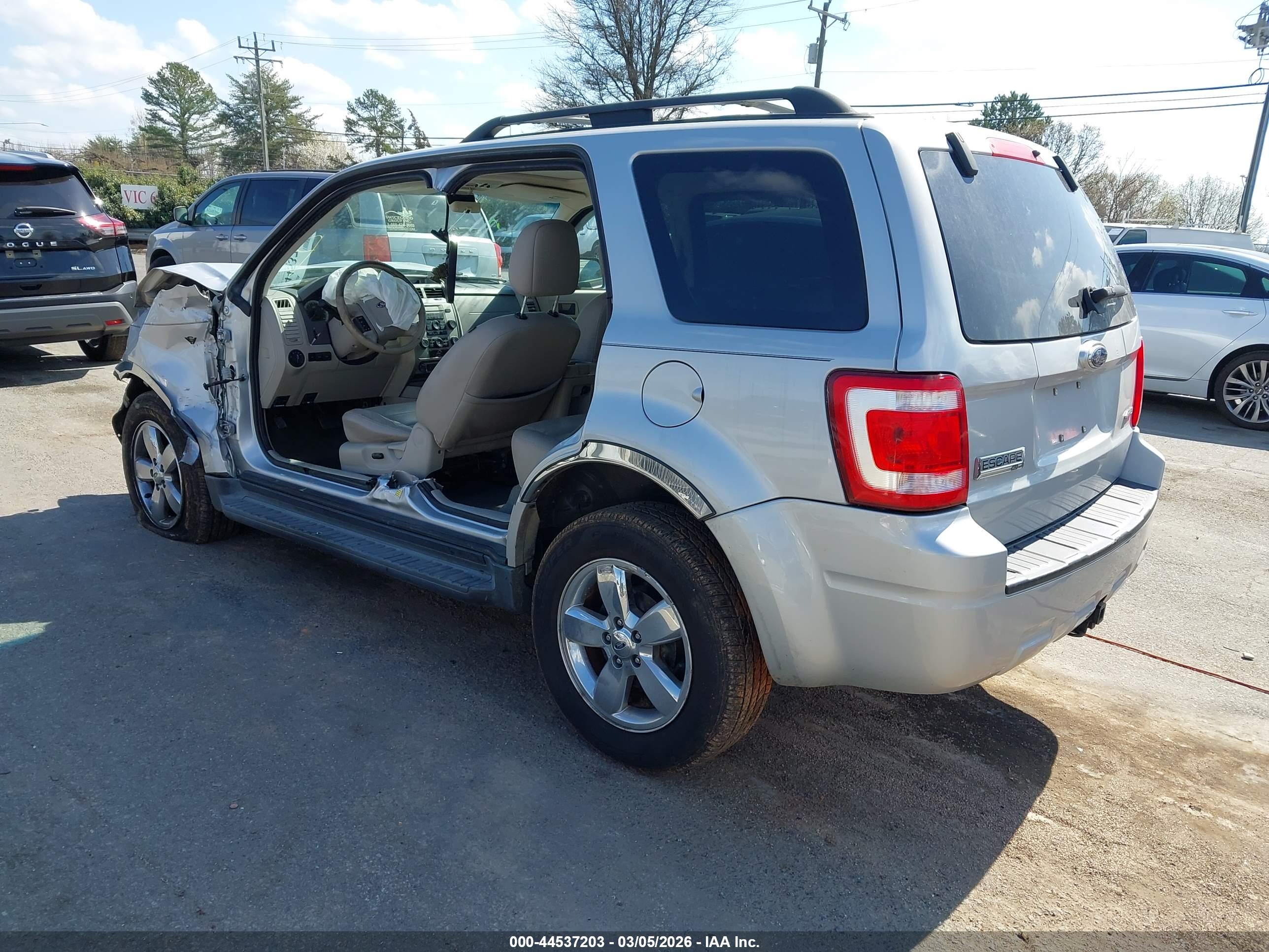 FORD ESCAPE image 3