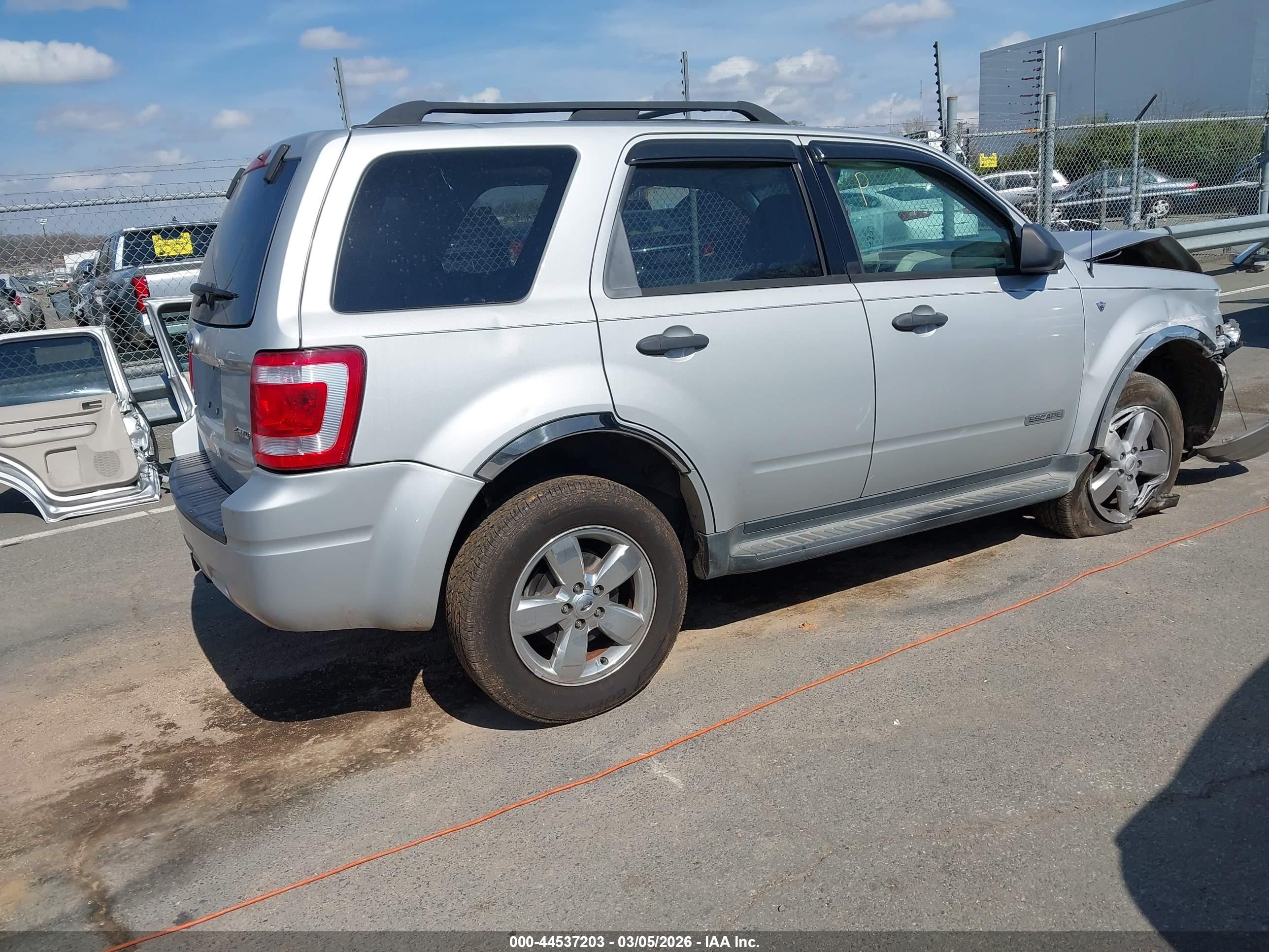 FORD ESCAPE image 4