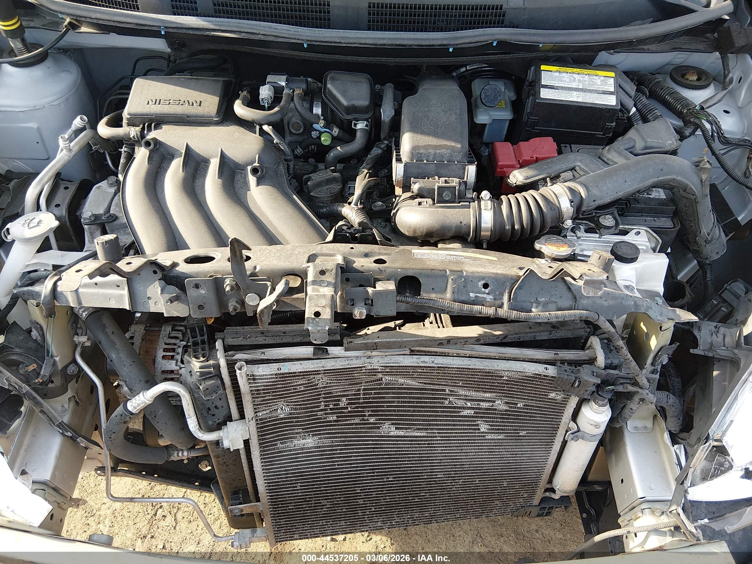 NISSAN VERSA image 10