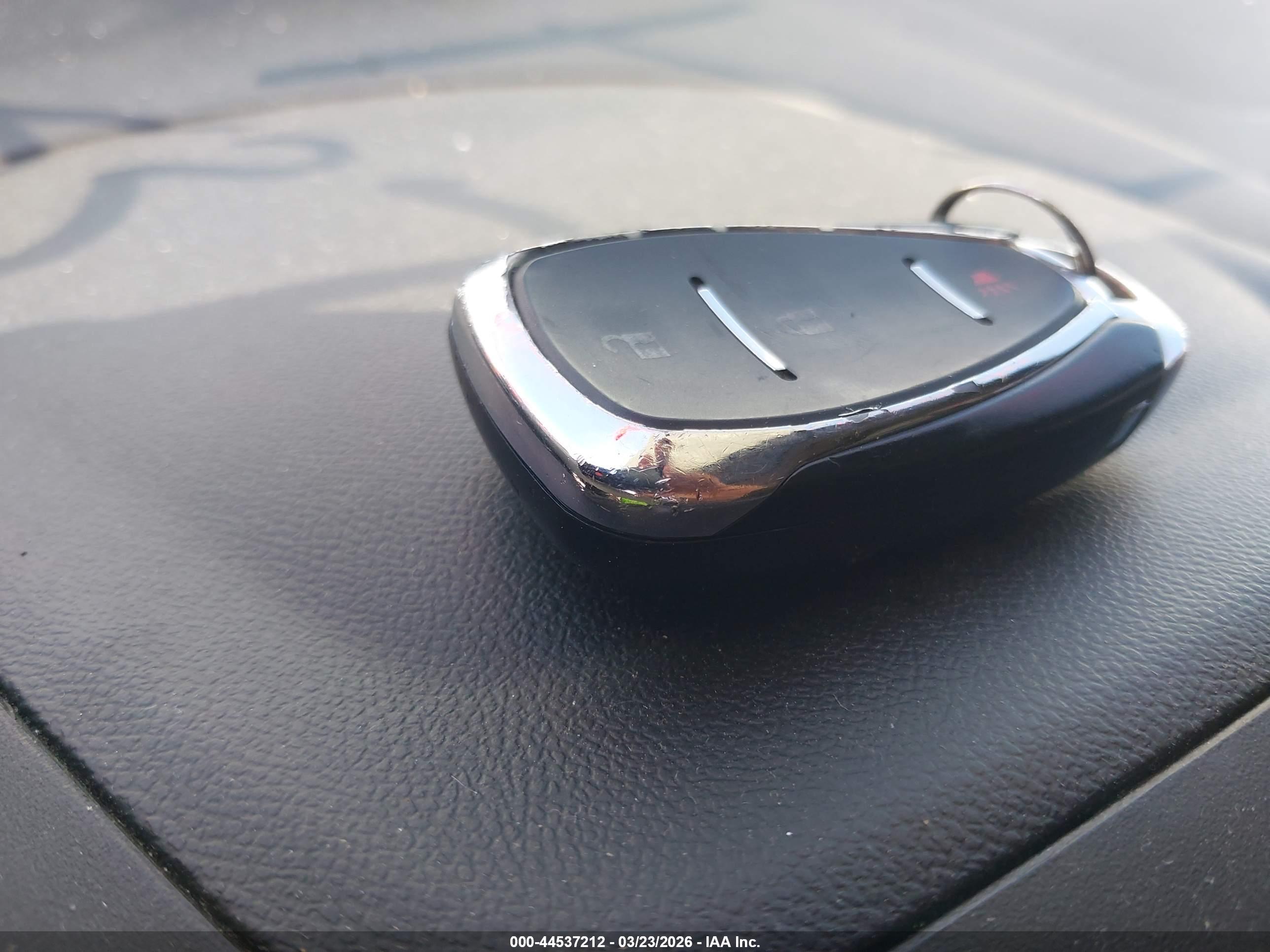 CHEVROLET EQUINOX image 11
