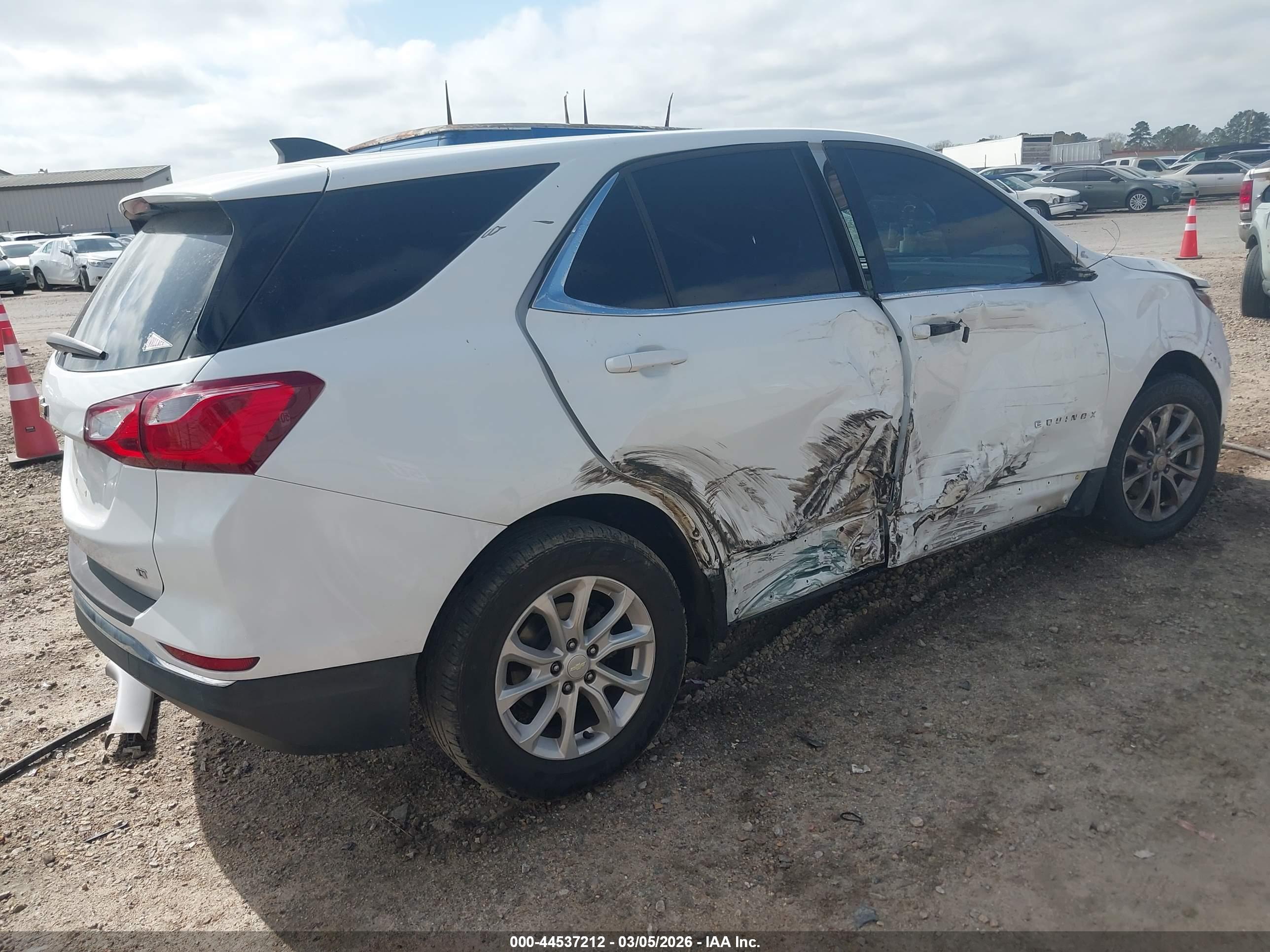 CHEVROLET EQUINOX image 4