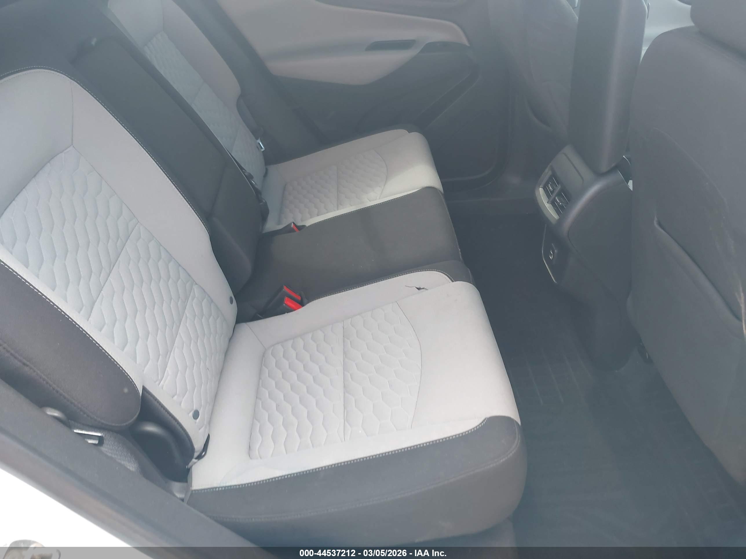 CHEVROLET EQUINOX image 8