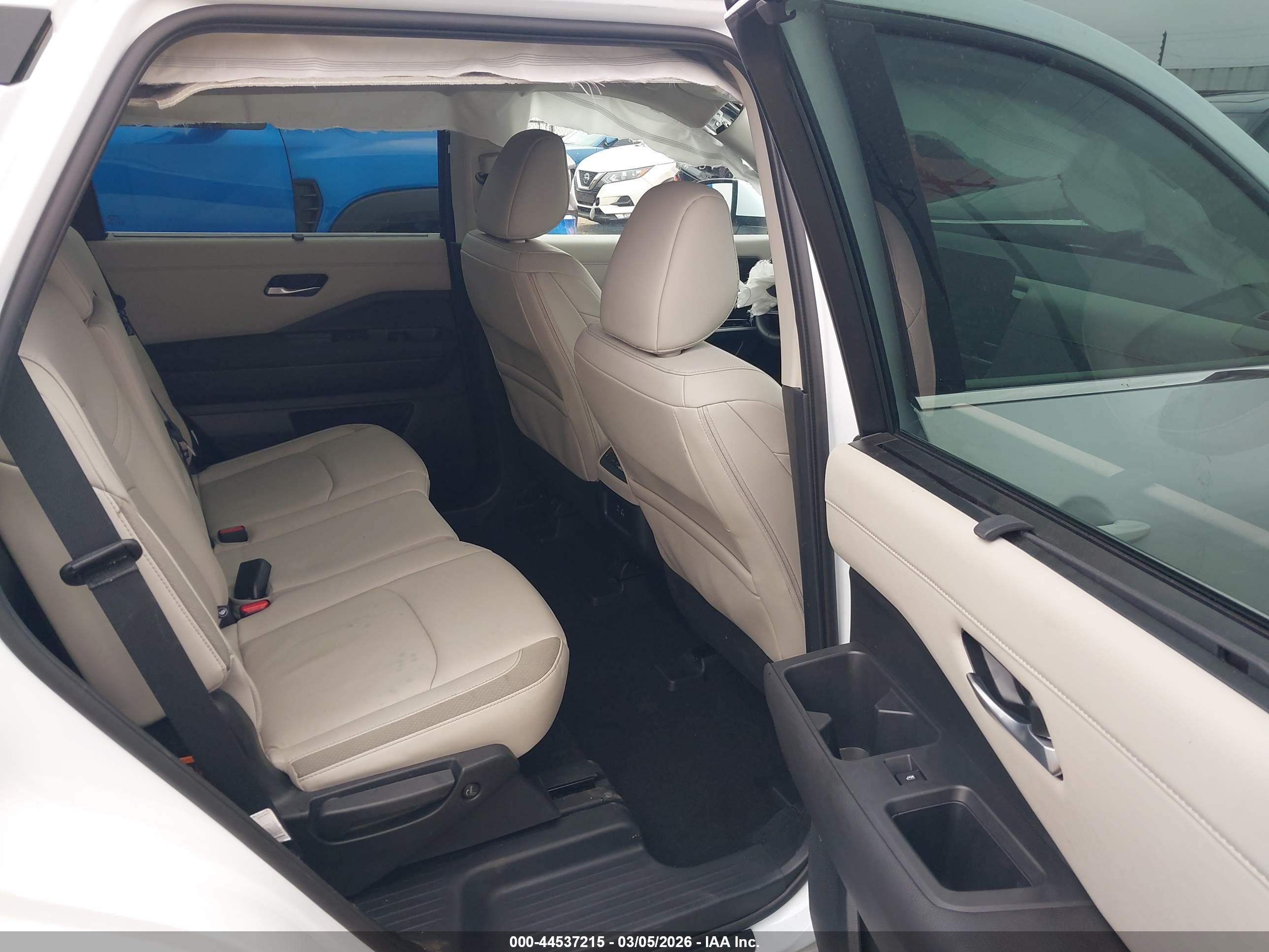 NISSAN PATHFINDER image 8