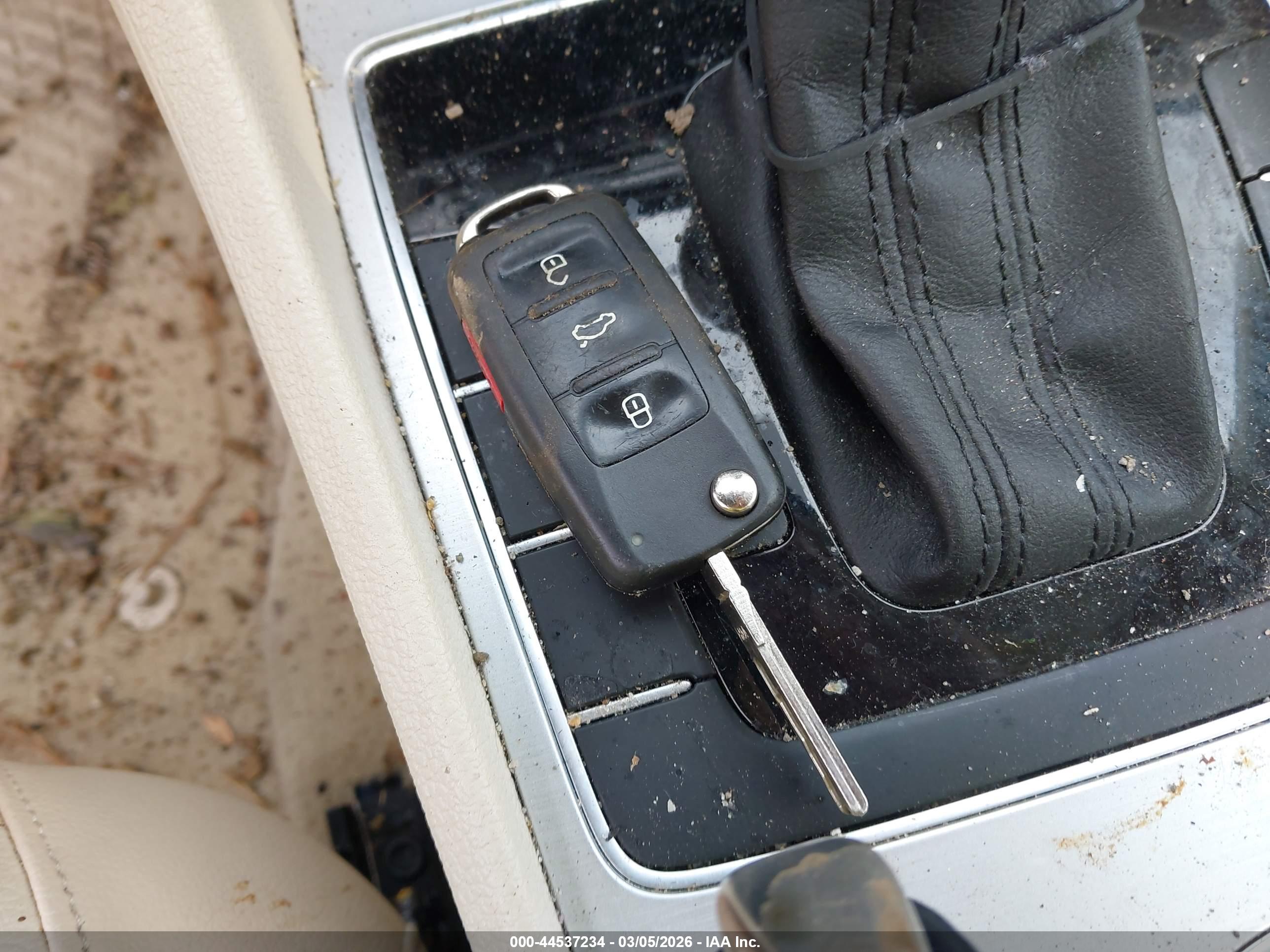 VOLKSWAGEN PASSAT image 11