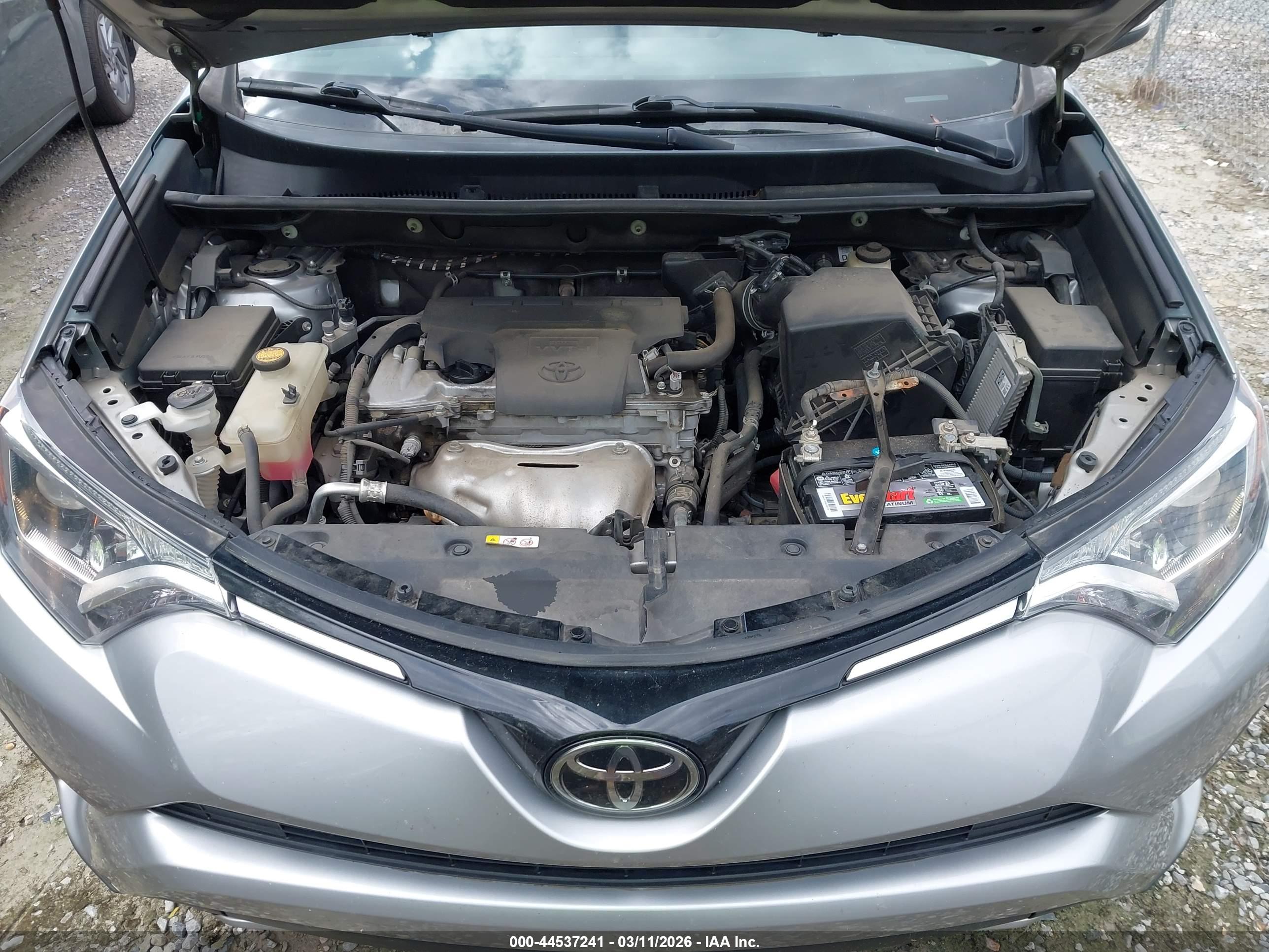 TOYOTA RAV4 image 10