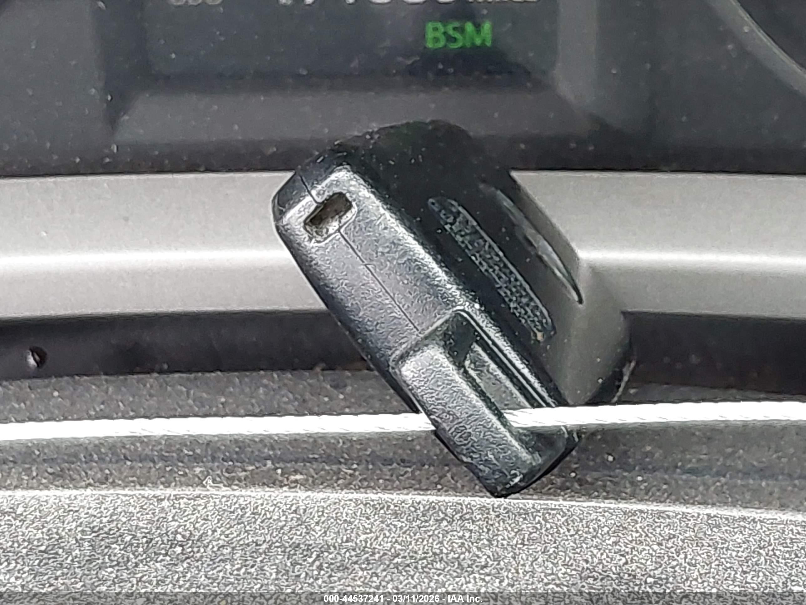 TOYOTA RAV4 image 11