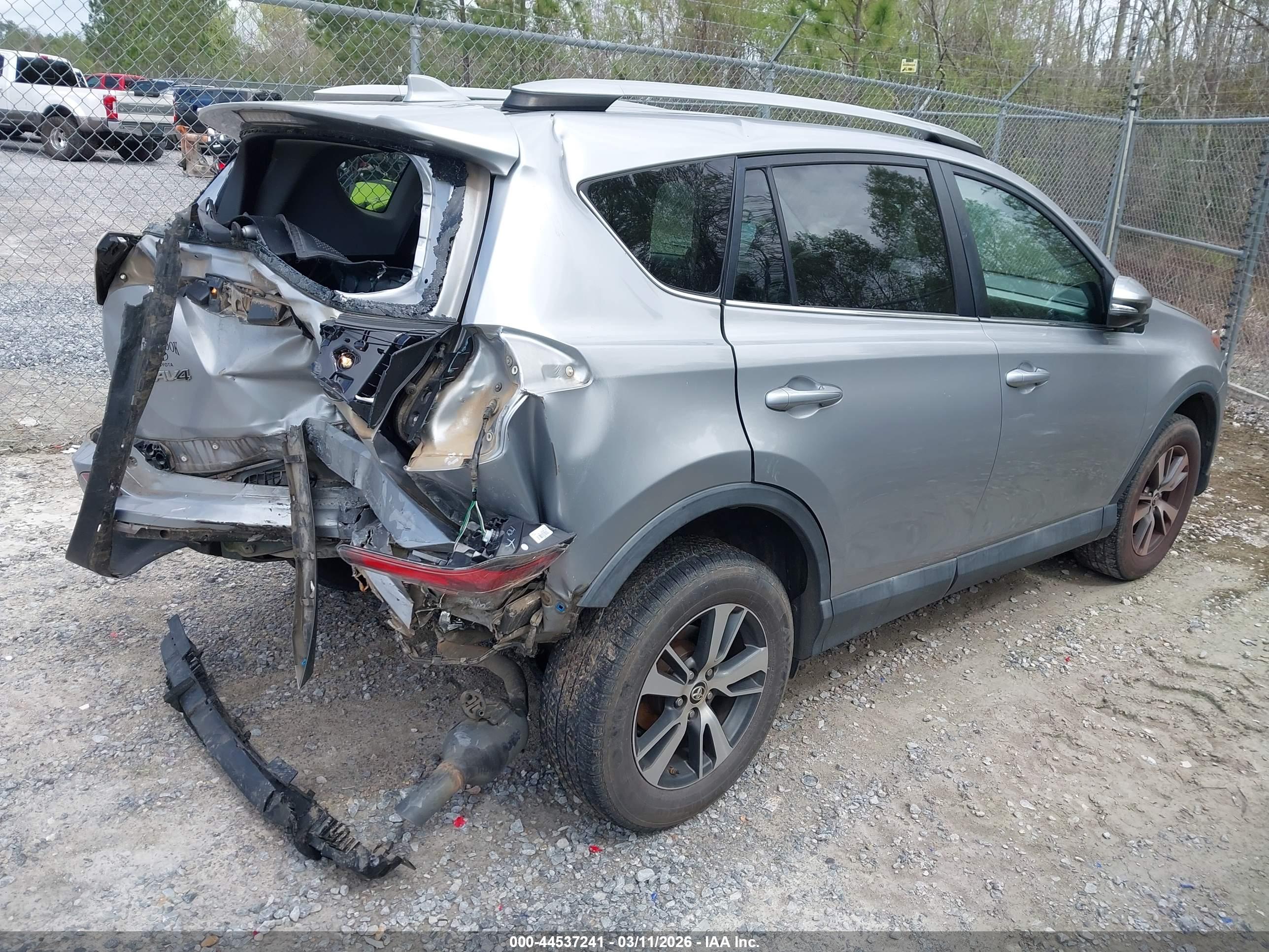TOYOTA RAV4 image 4
