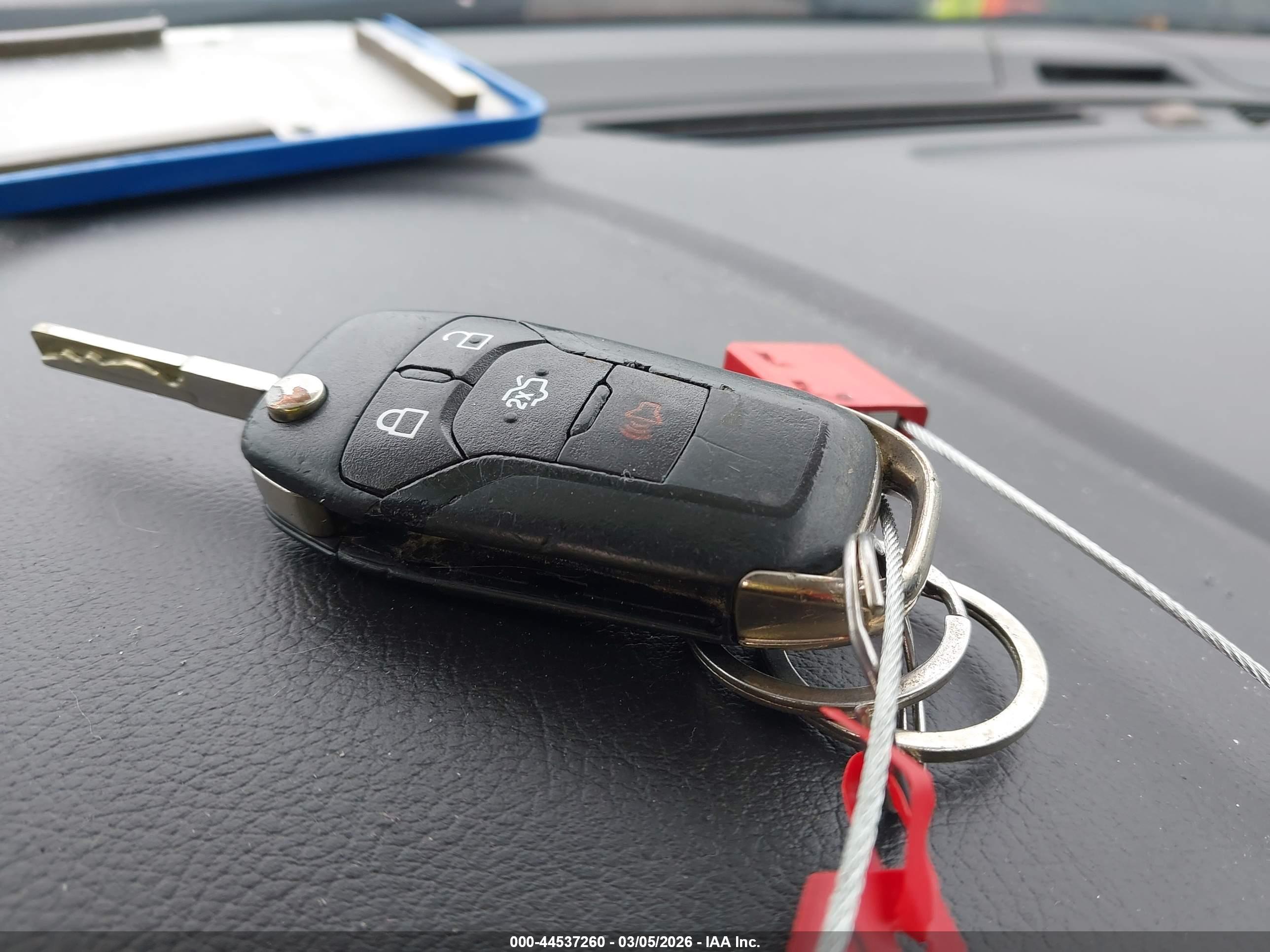 FORD FUSION image 11