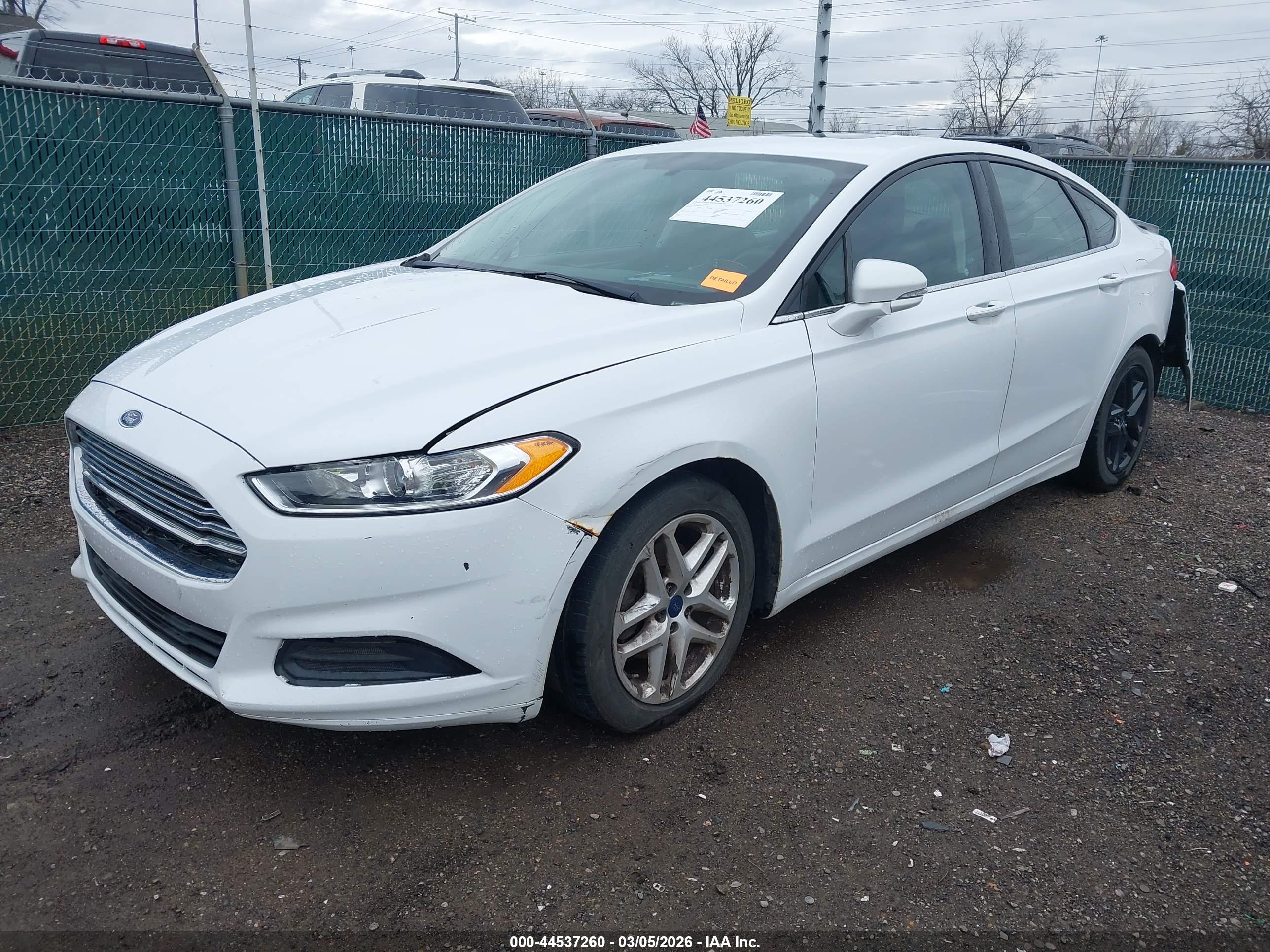 FORD FUSION image 2