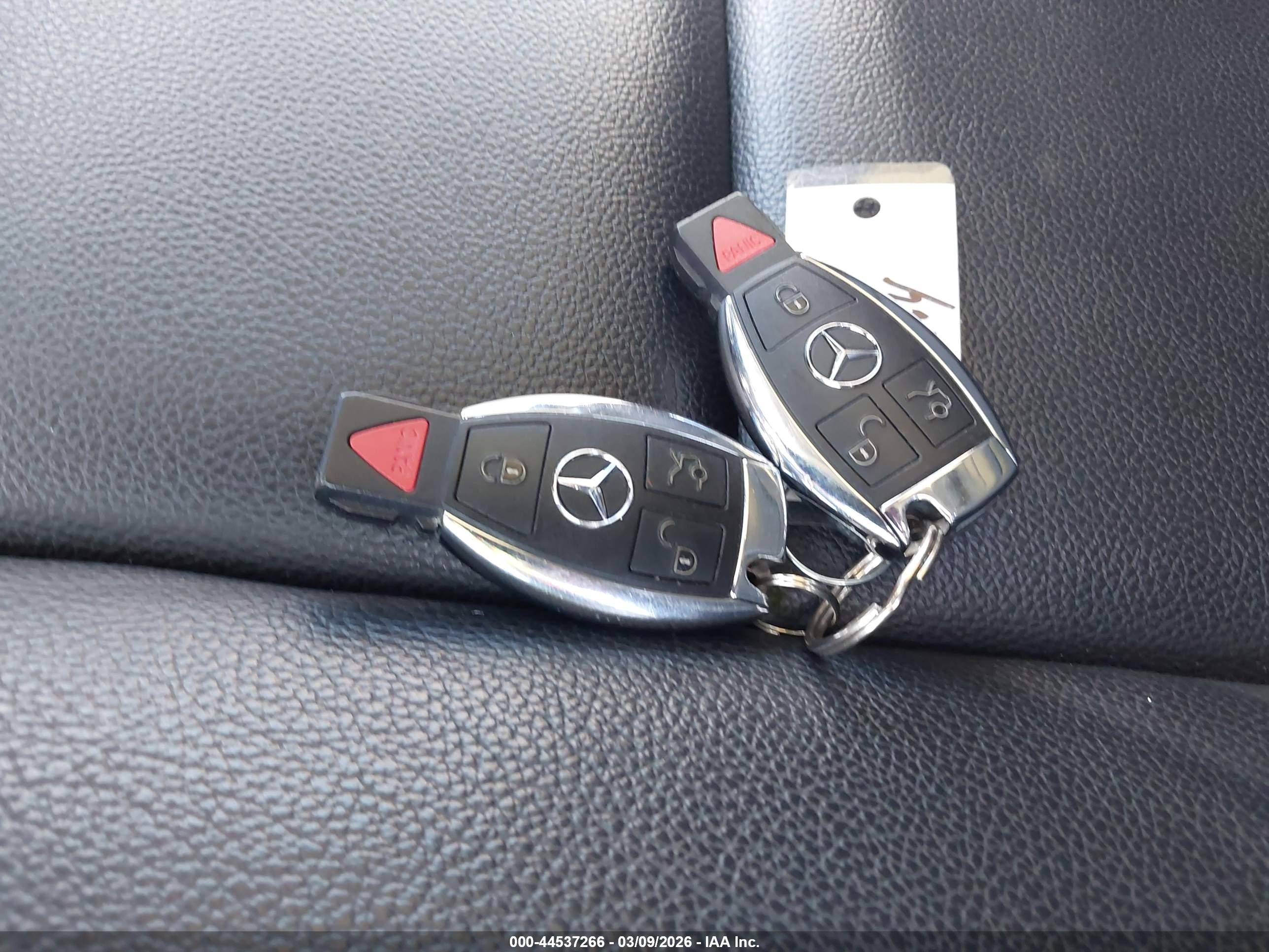 MERCEDES-BENZ GLA image 11
