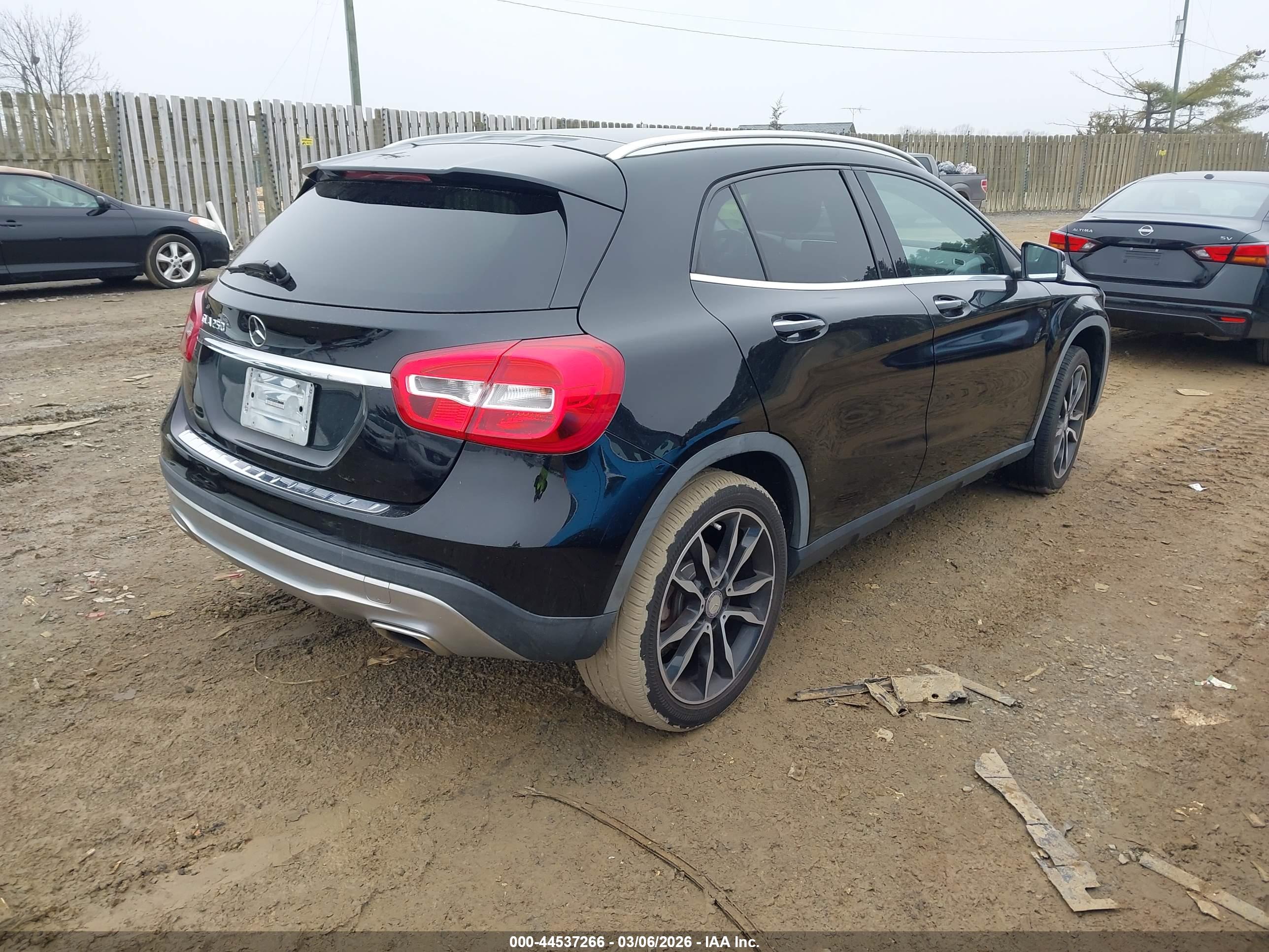 MERCEDES-BENZ GLA image 4