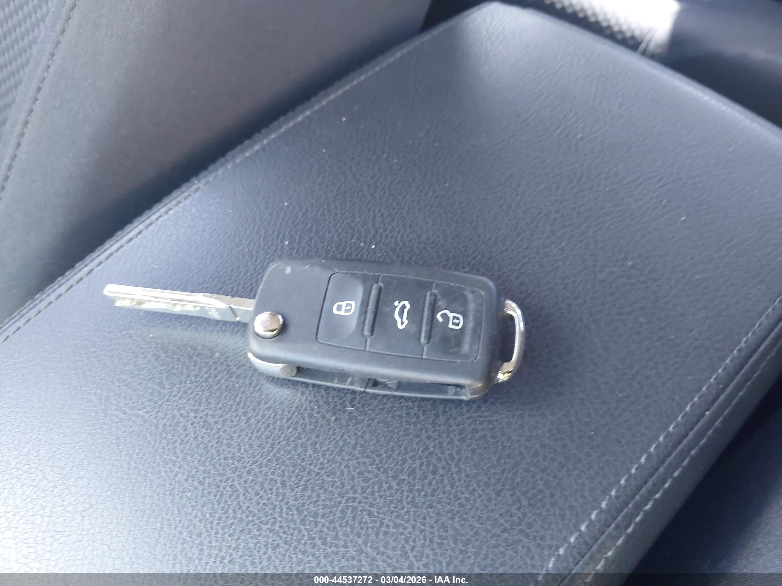 VOLKSWAGEN PASSAT image 11