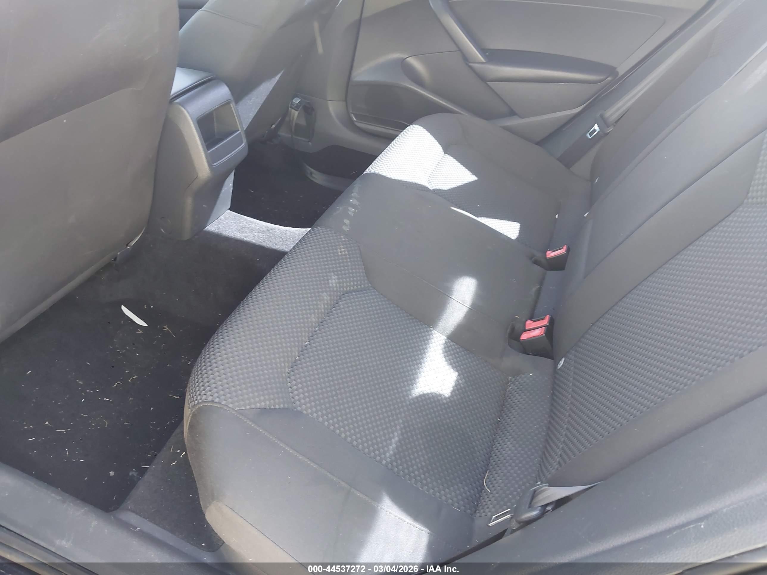 VOLKSWAGEN PASSAT image 8