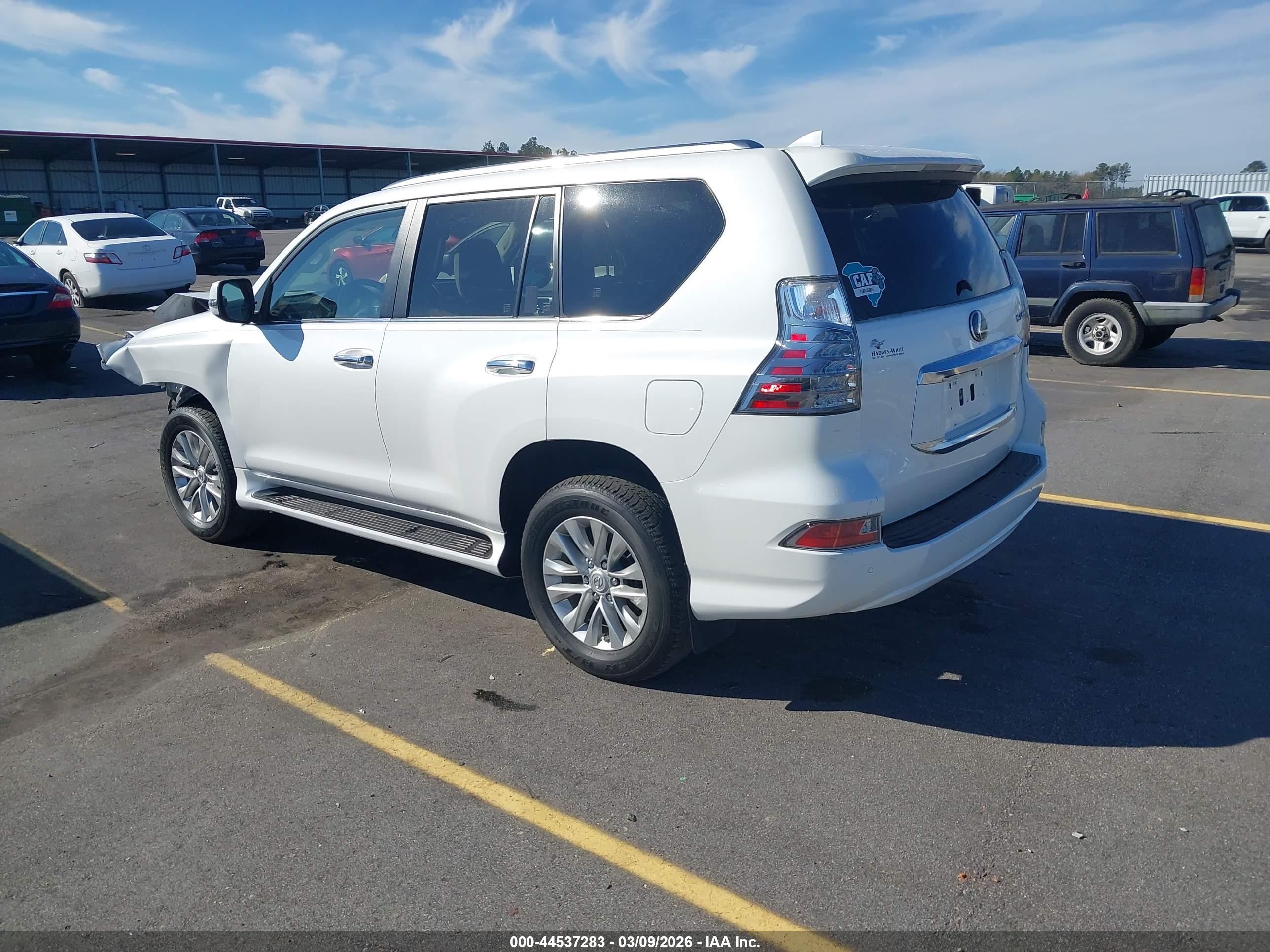 LEXUS GX image 3
